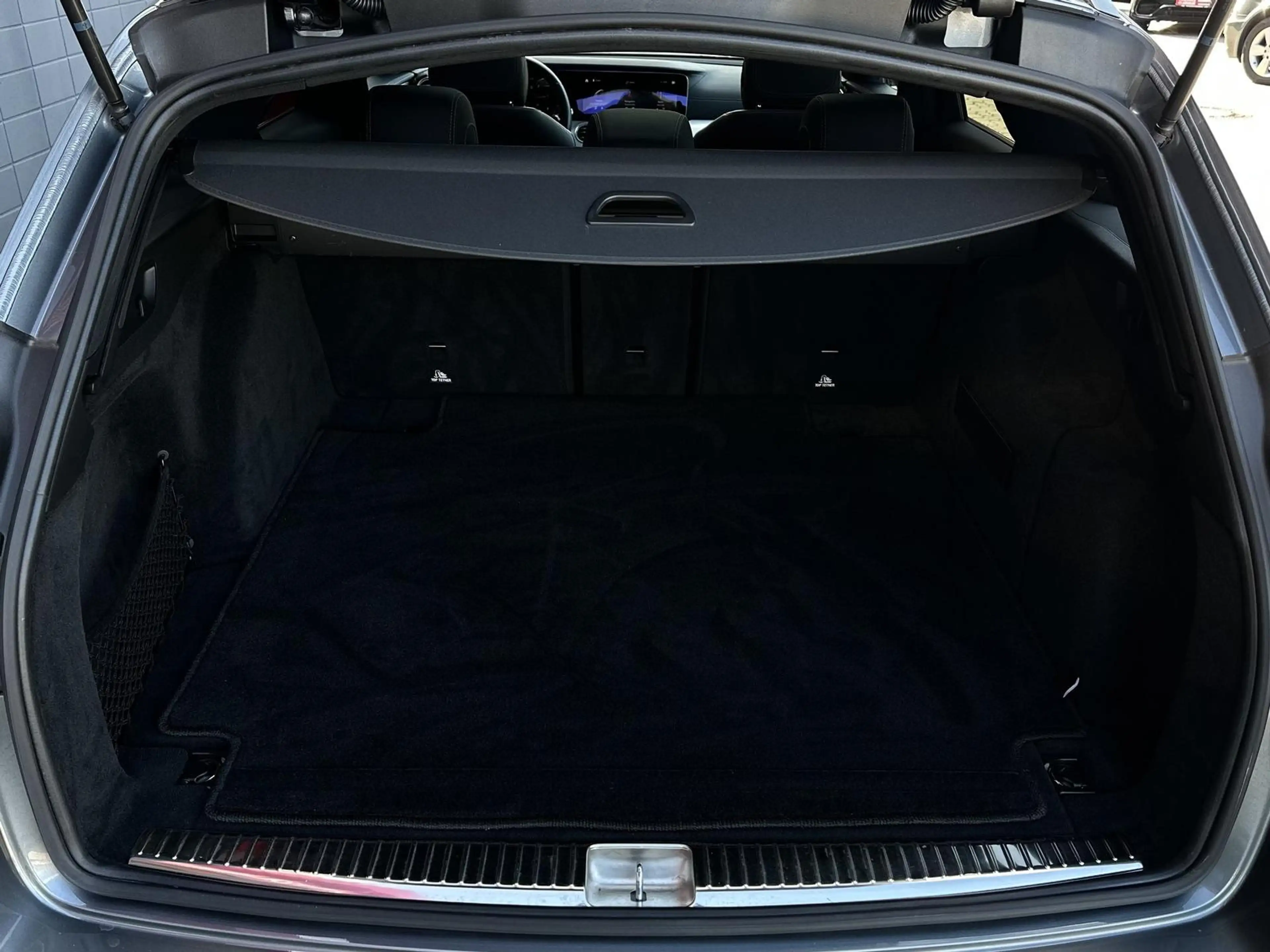 Mercedes-Benz E 220 E220d AMG NIGHT VIRTL#PANO#SPUR#SHZ#CARPLAY — photo 7