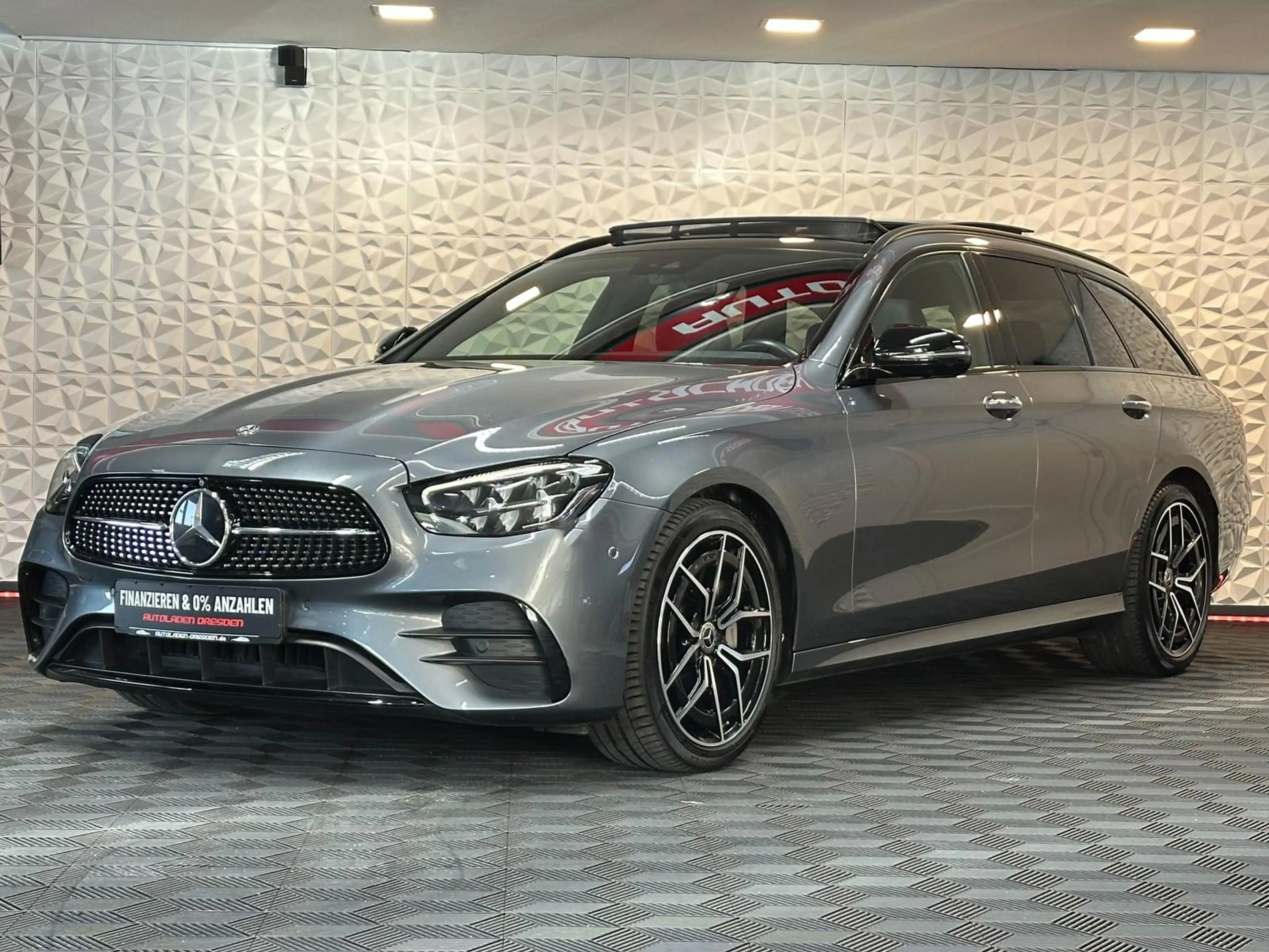 Mercedes-Benz E 220 E220d AMG NIGHT VIRTL#PANO#SPUR#SHZ#CARPLAY — photo 4
