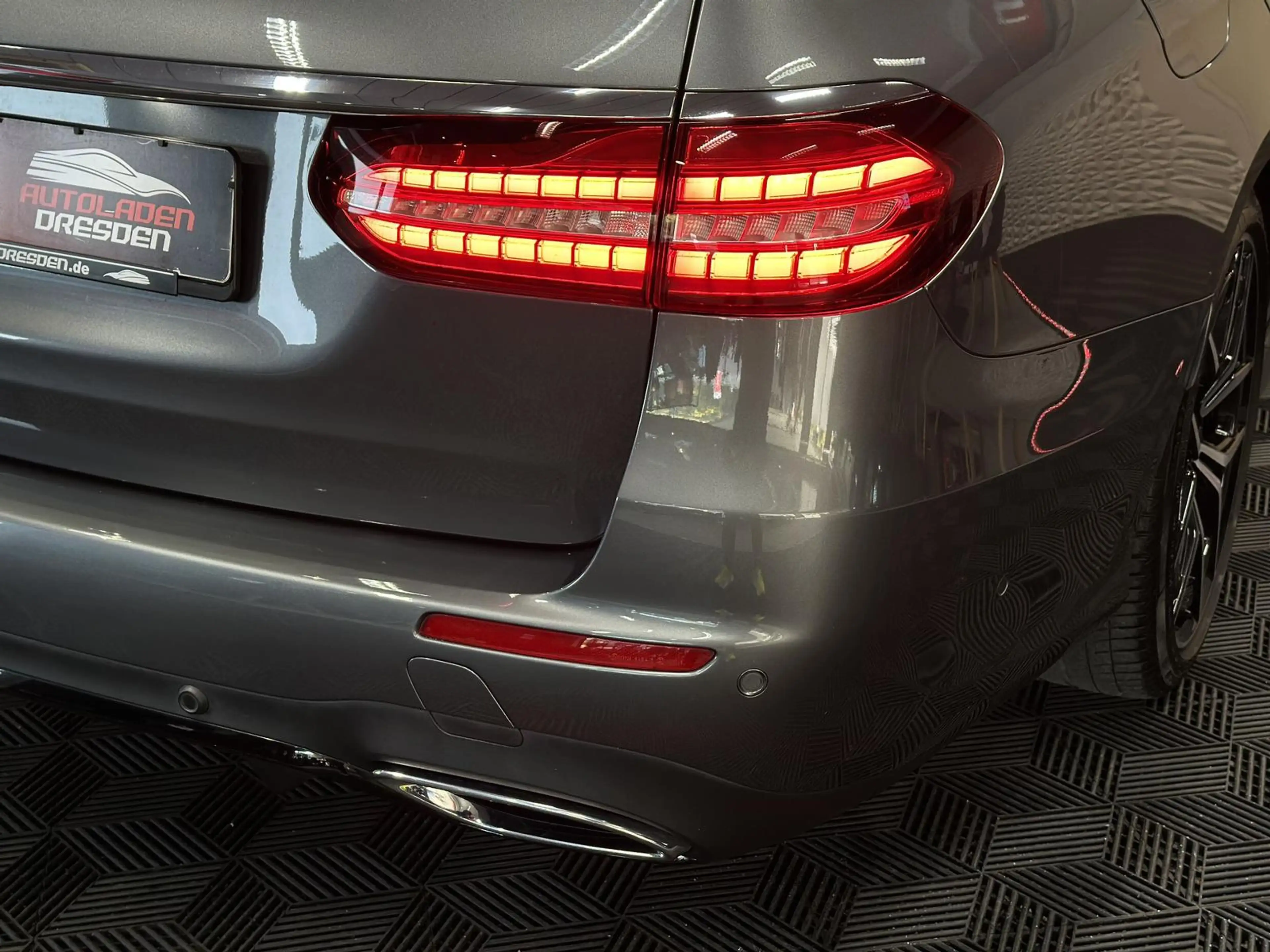 Mercedes-Benz E 220 E220d AMG NIGHT VIRTL#PANO#SPUR#SHZ#CARPLAY — photo 10