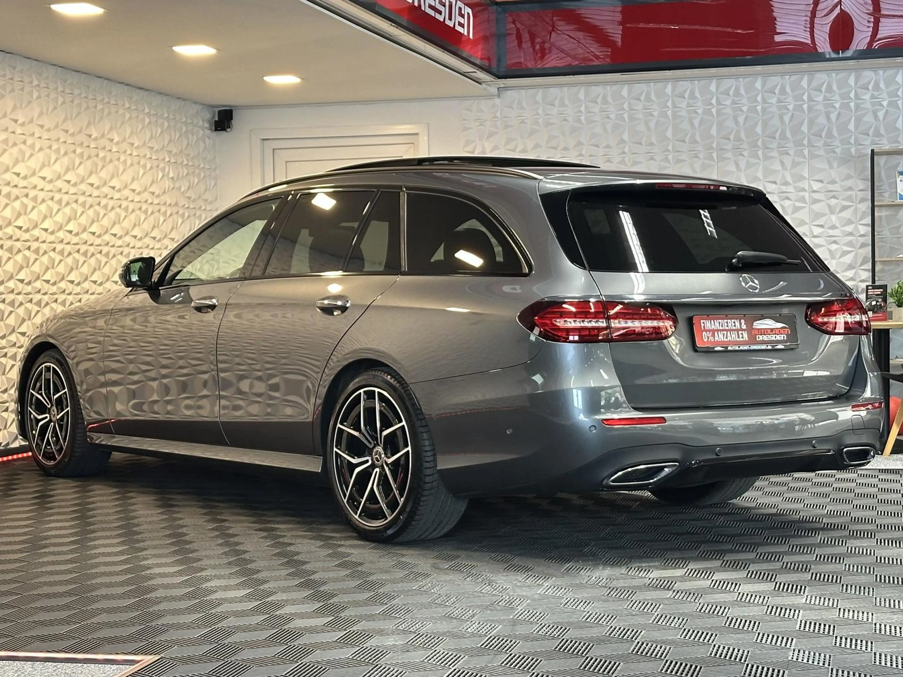 Mercedes-Benz E 220 E220d AMG NIGHT VIRTL#PANO#SPUR#SHZ#CARPLAY — photo 5