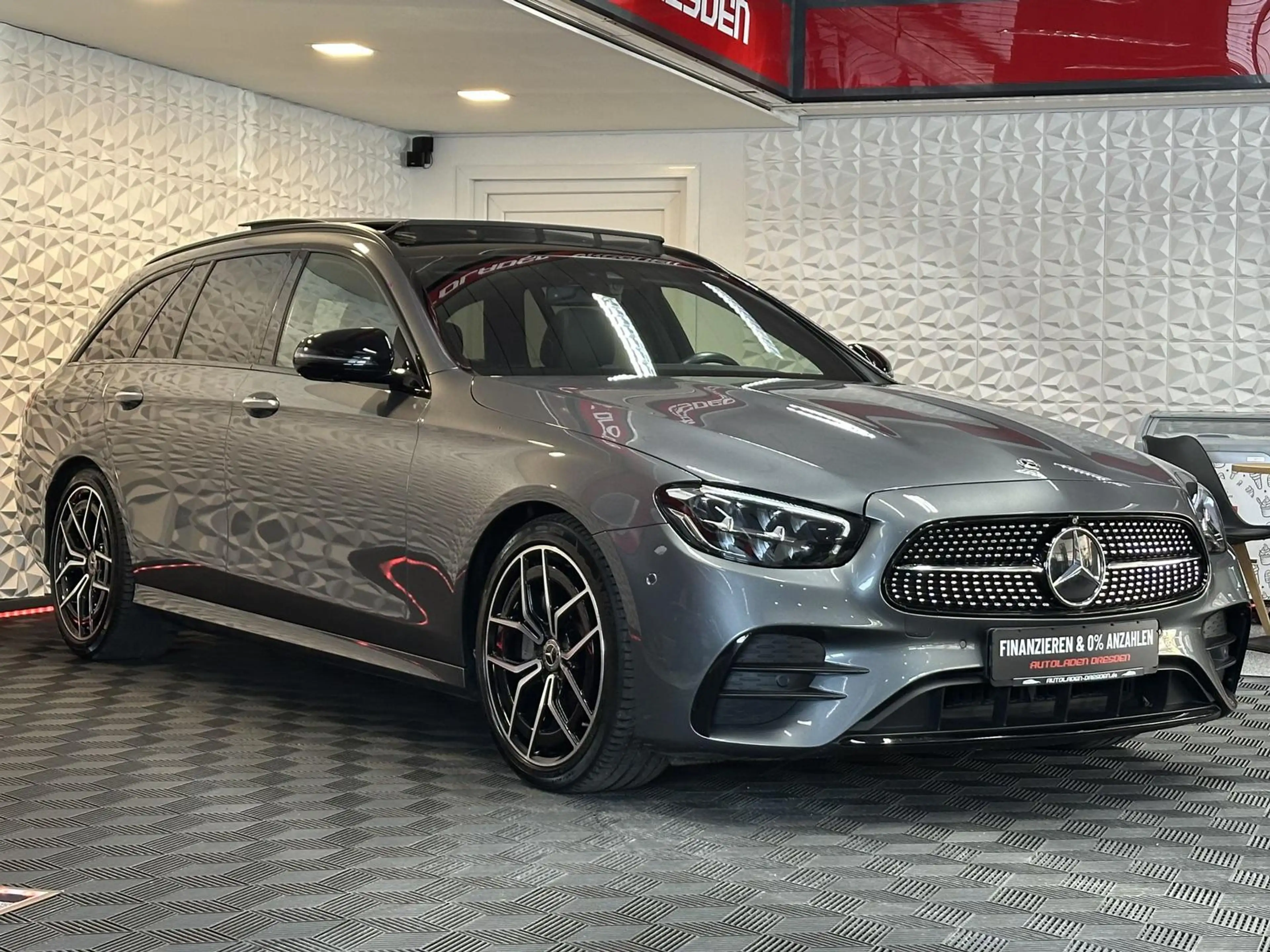 Mercedes-Benz E 220 E220d AMG NIGHT VIRTL#PANO#SPUR#SHZ#CARPLAY — photo 2