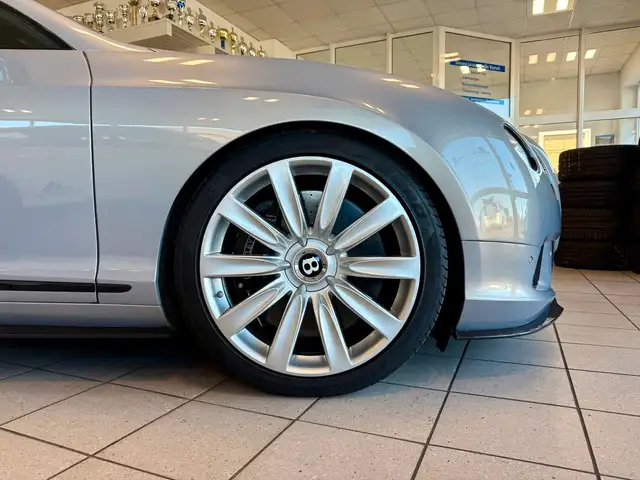 Bentley Continental GT view 6
