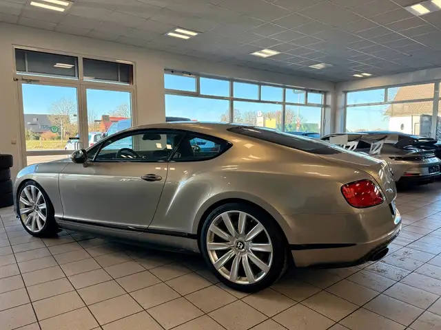 Bentley Continental GT view 3