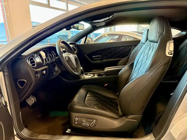Bentley Continental GT view 8
