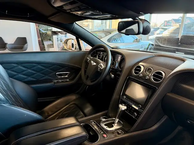Bentley Continental GT view 12
