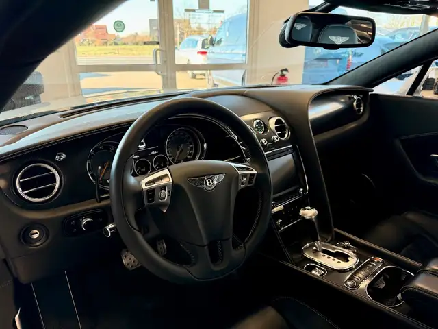 Bentley Continental GT view 13