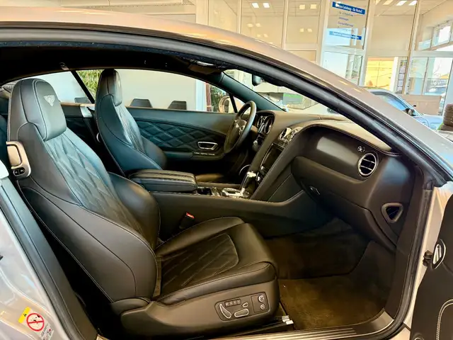 Bentley Continental GT view 11
