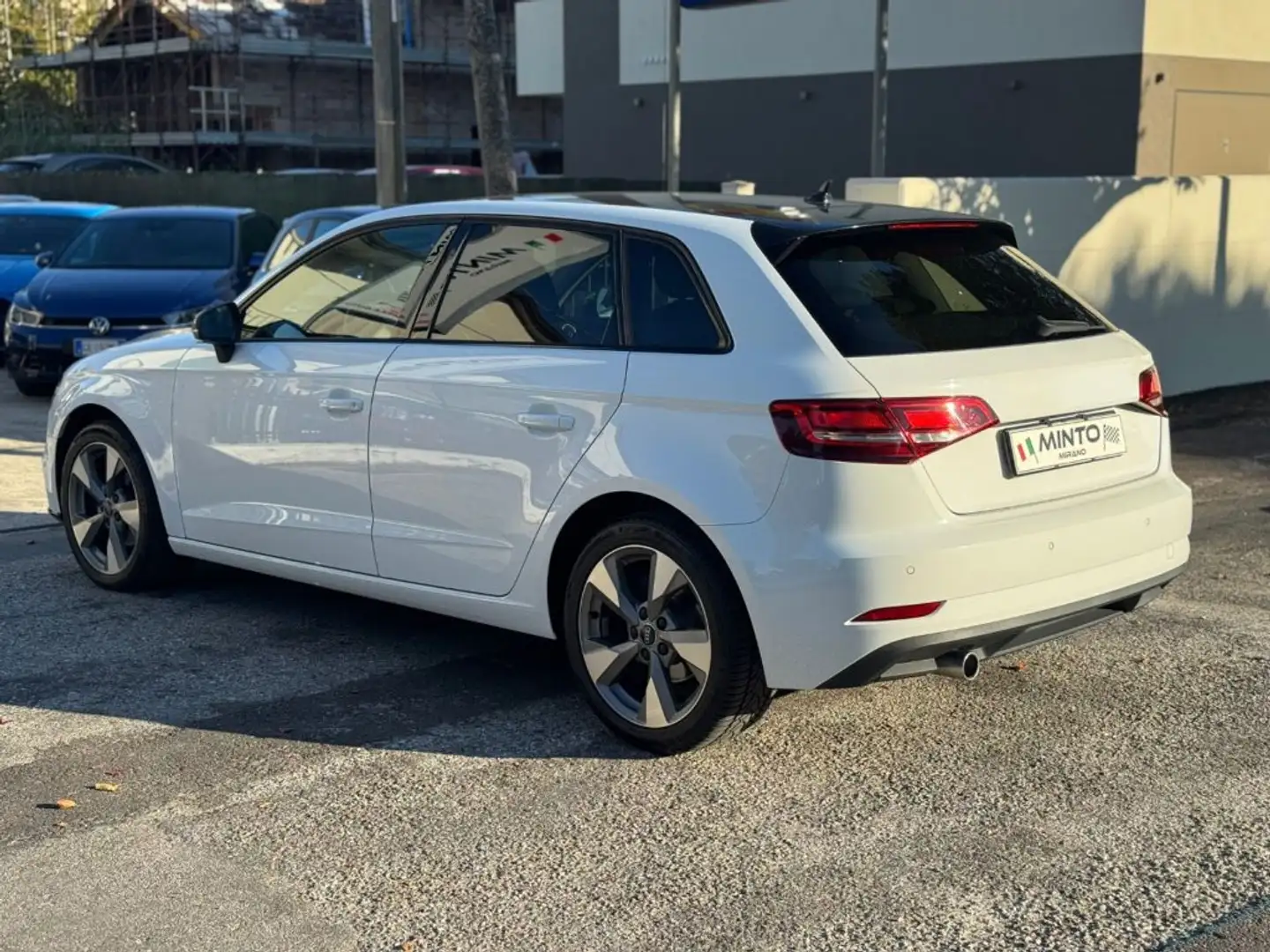 Audi A3 SPB 1.6 TDI Design Bianco - 2