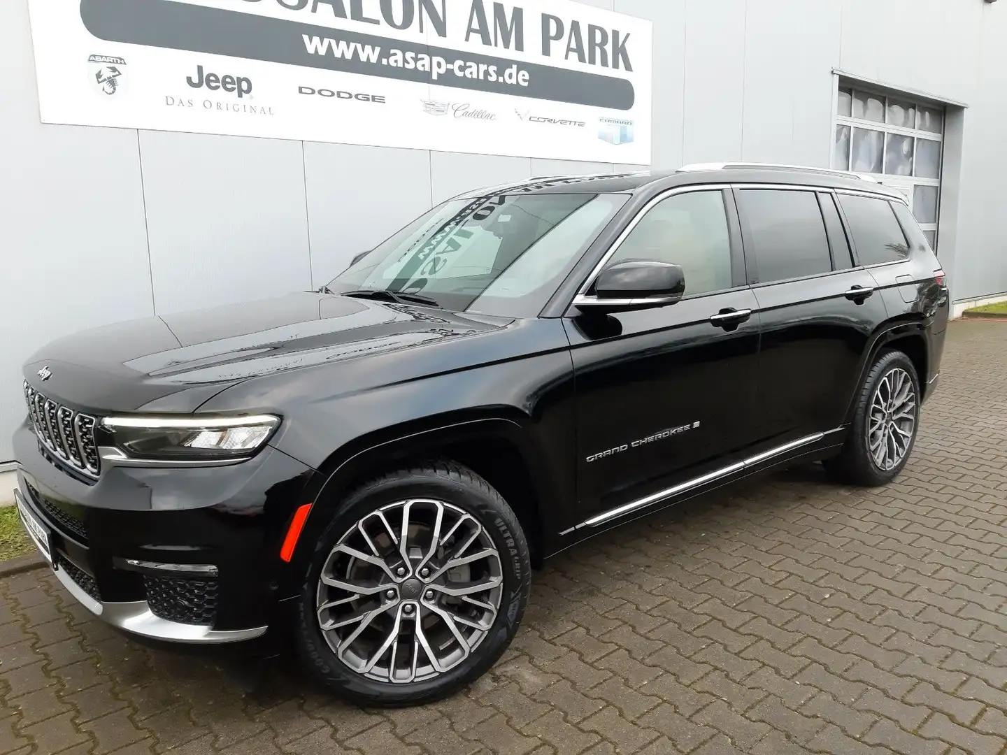 Jeep Grand Cherokee L Summit Reserve 5.7 V8 LPG Fekete - 1