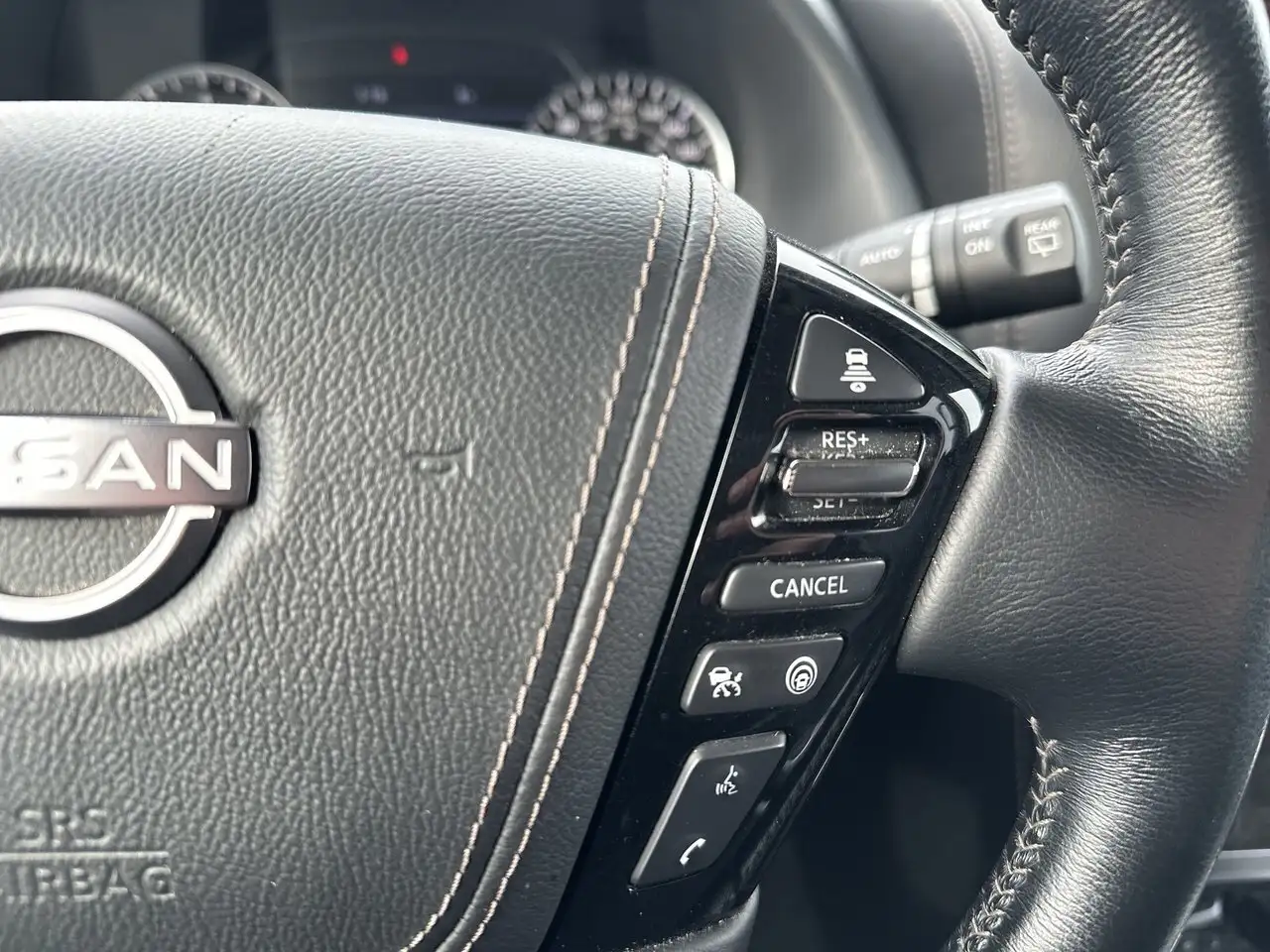 Nissan Armada снимка Nissan Armada