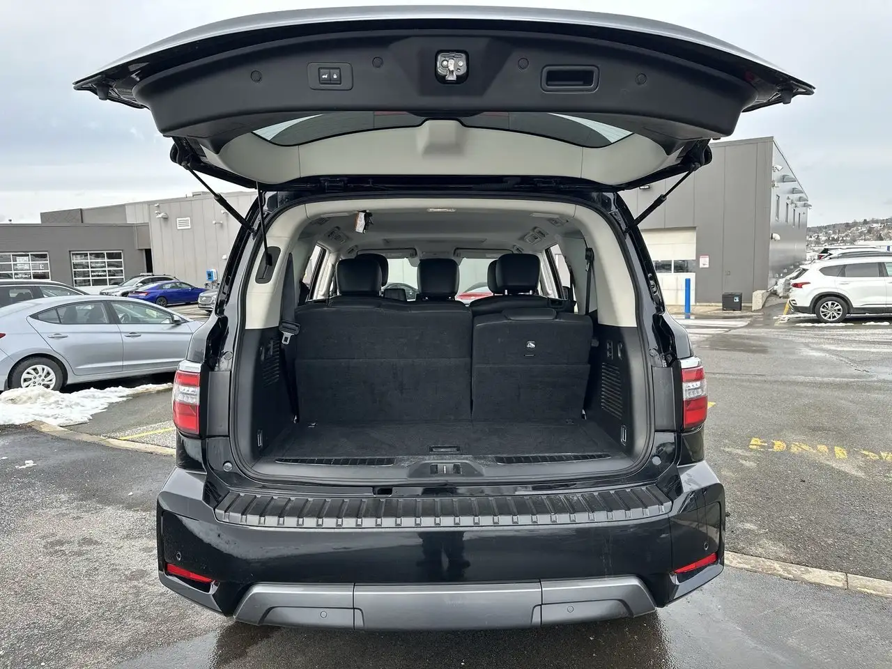 Nissan Armada снимка Nissan Armada