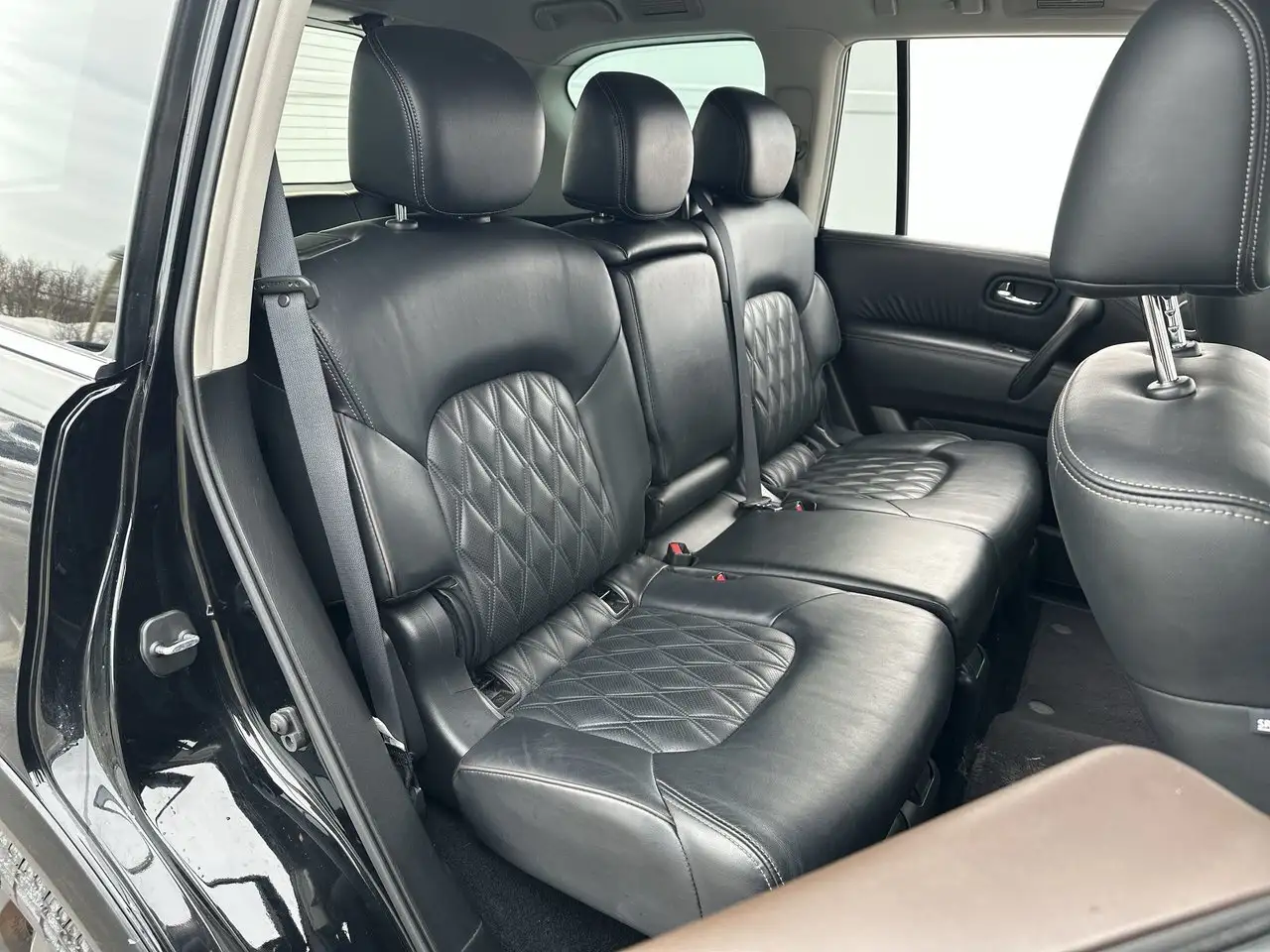Nissan Armada снимка Nissan Armada