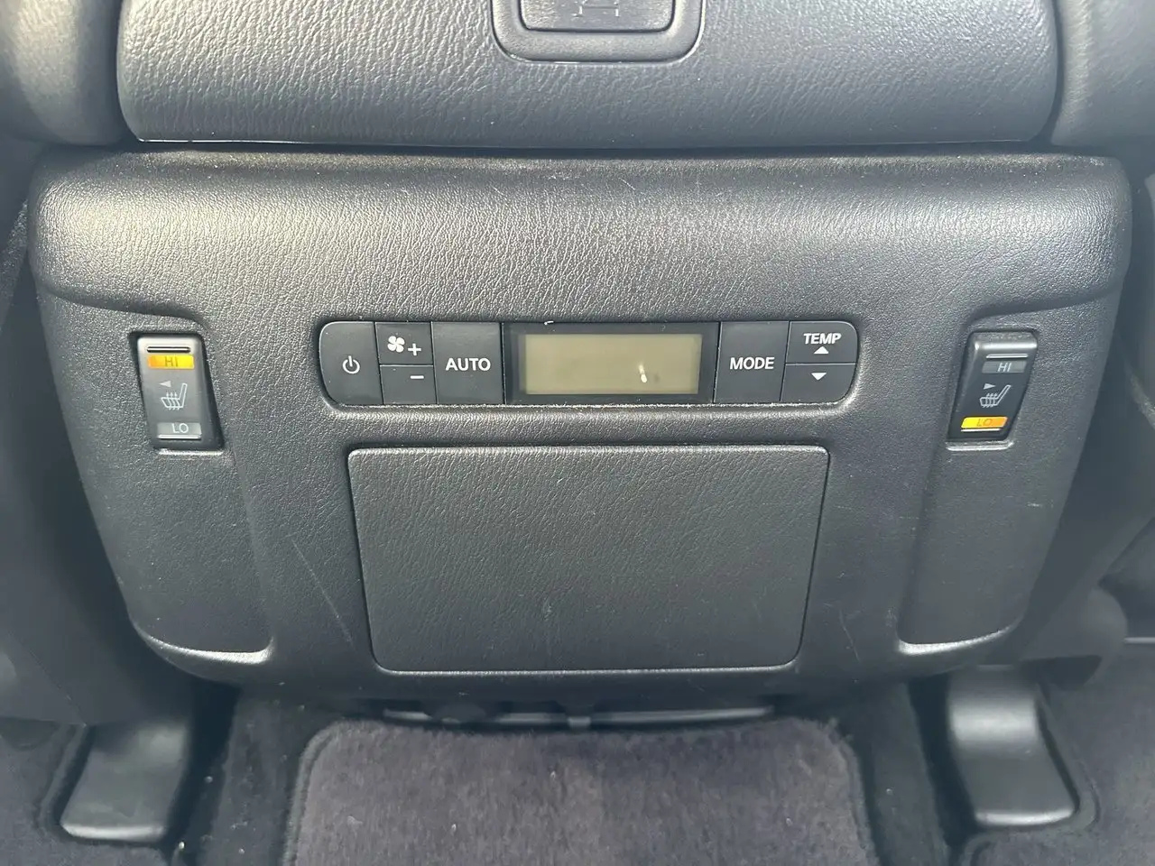 Nissan Armada снимка Nissan Armada