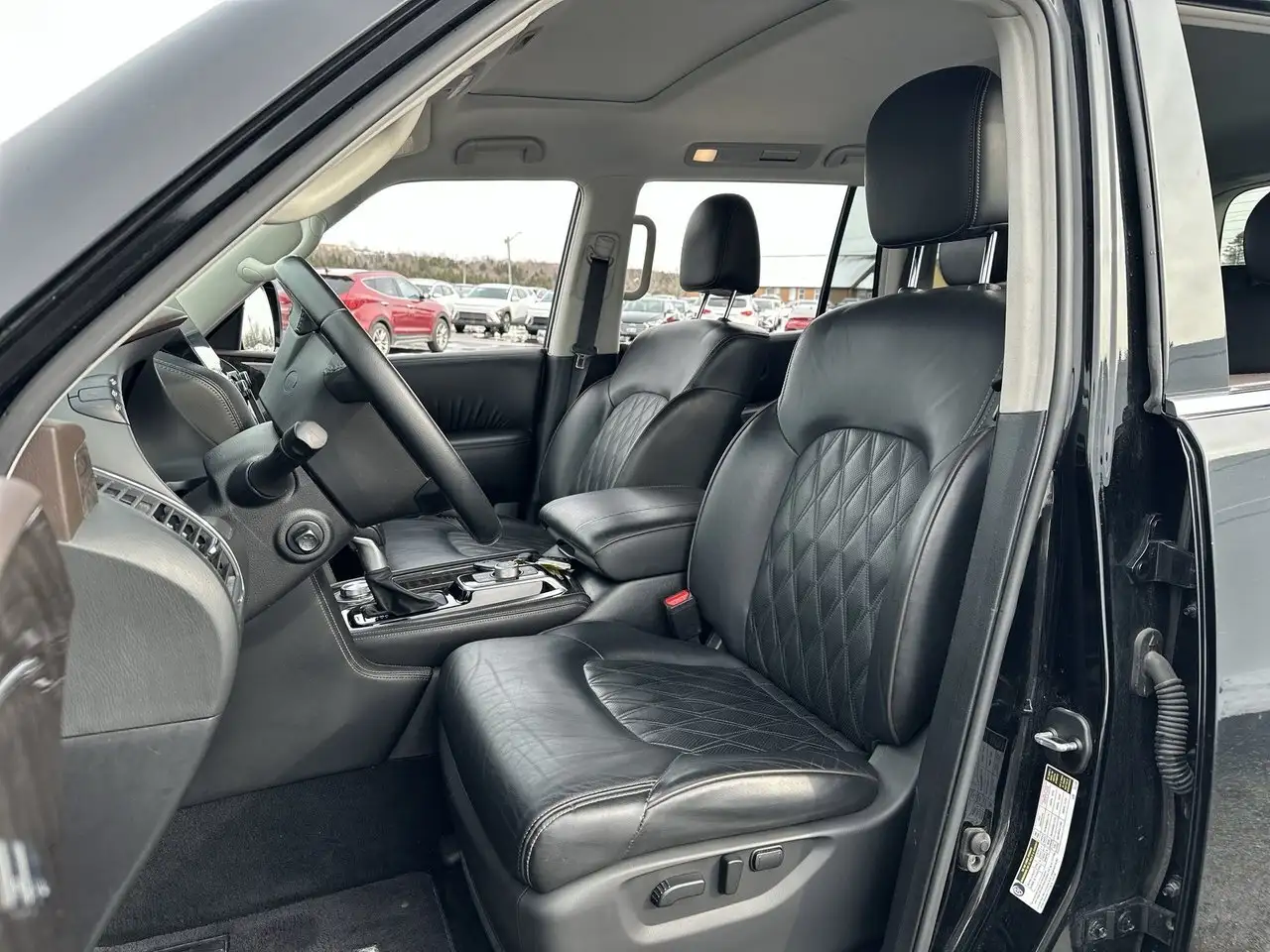 Nissan Armada снимка Nissan Armada