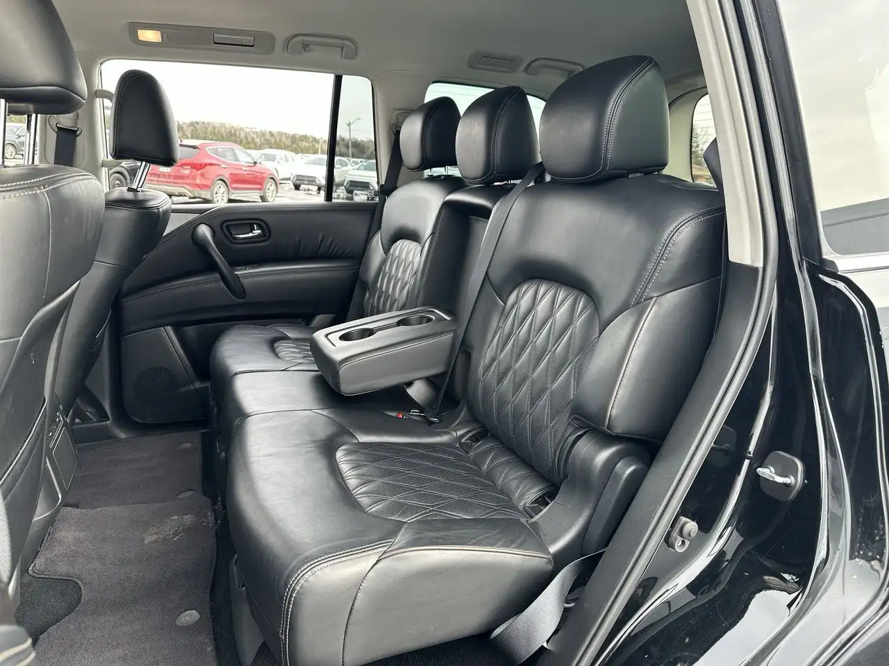 Nissan Armada снимка Nissan Armada