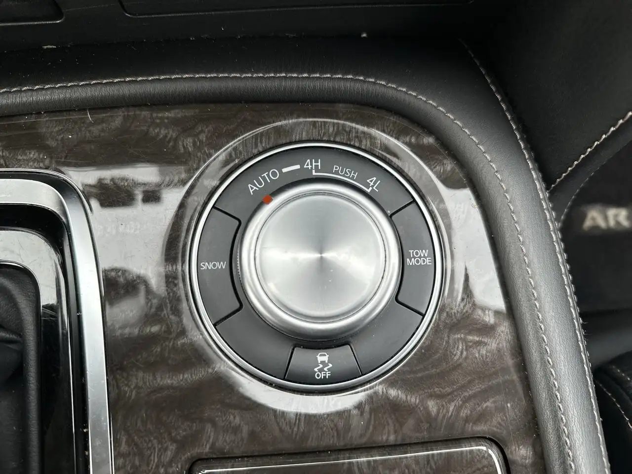 Nissan Armada снимка Nissan Armada