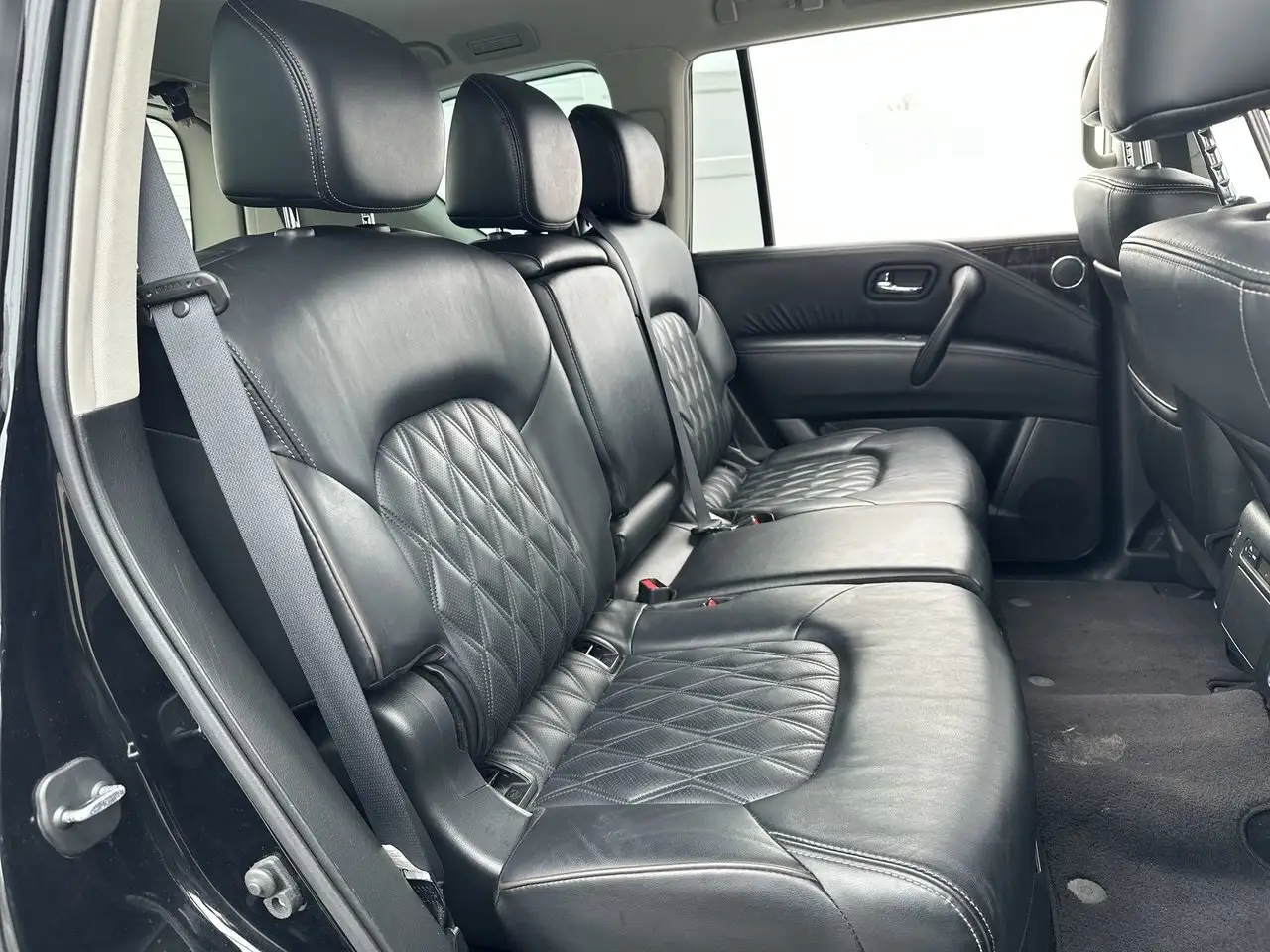 Nissan Armada снимка Nissan Armada