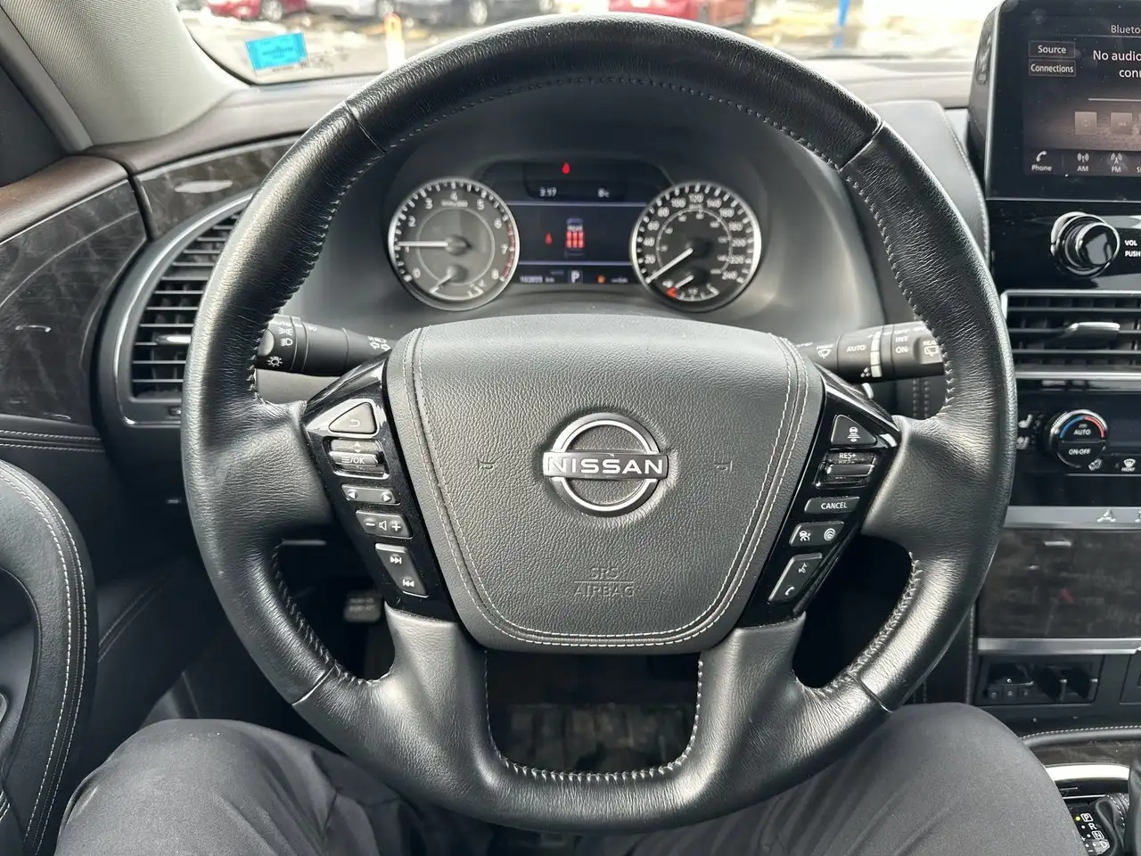 Nissan Armada снимка Nissan Armada