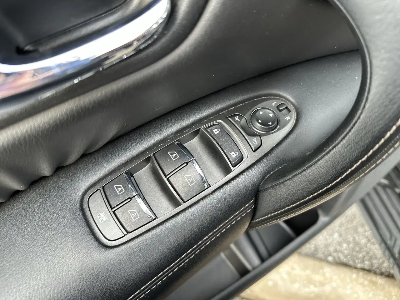 Nissan Armada снимка Nissan Armada