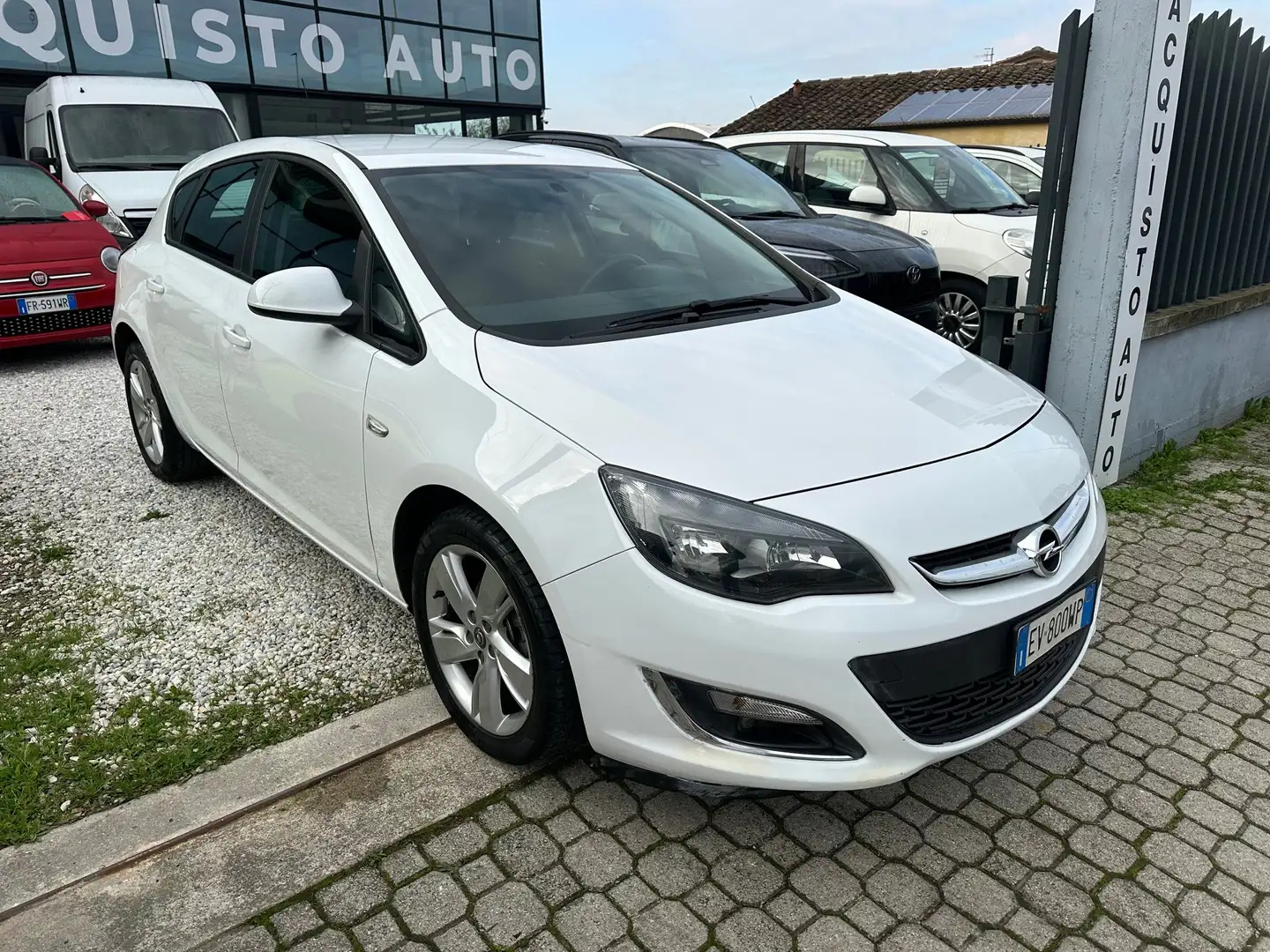 Opel Astra Astra IV 2010 5p 1.4 t Cosmo Gpltech 140cv 59000KM Blanc - 2