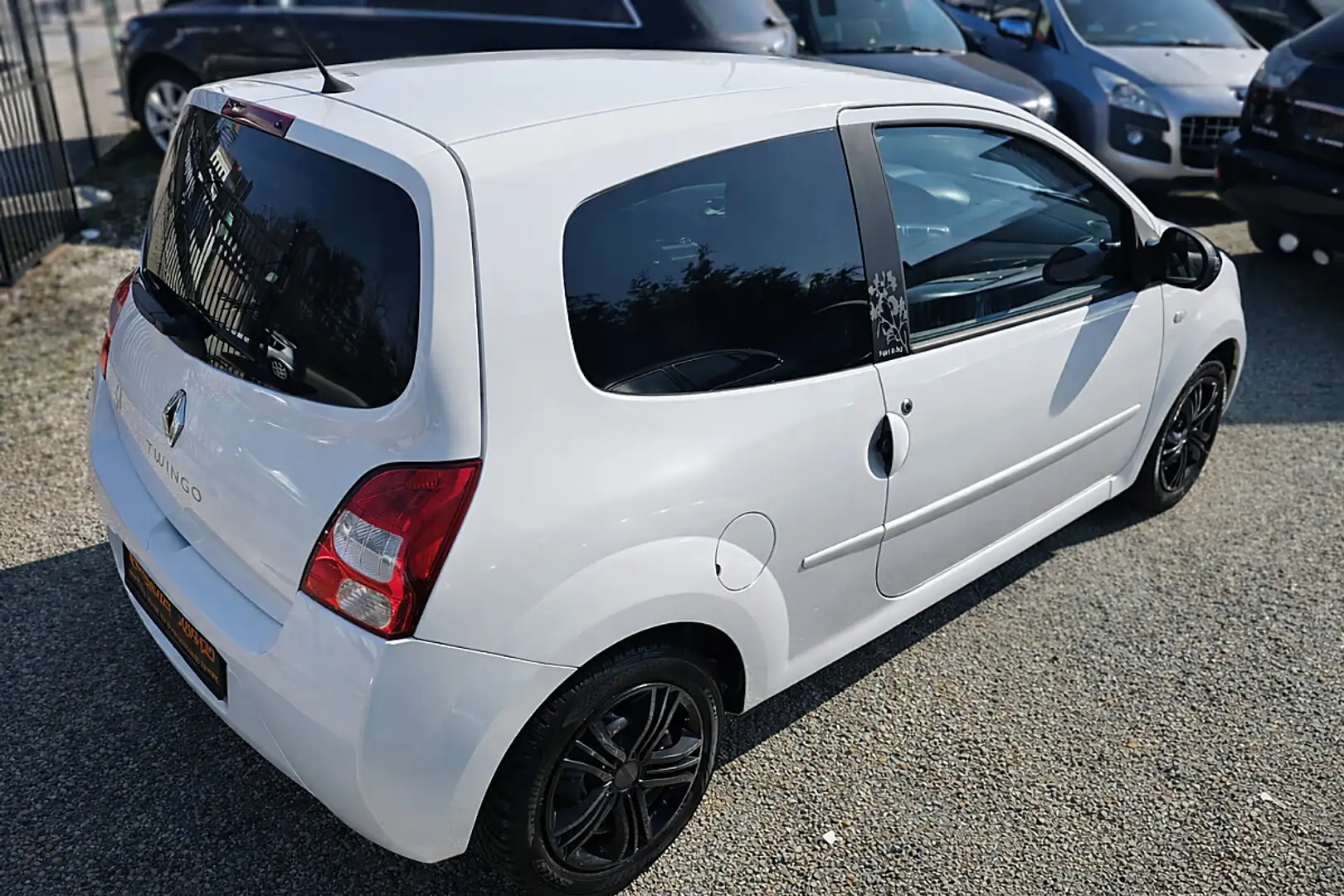 Renault Twingo 1,2 16V Night&Day Weiß - 2