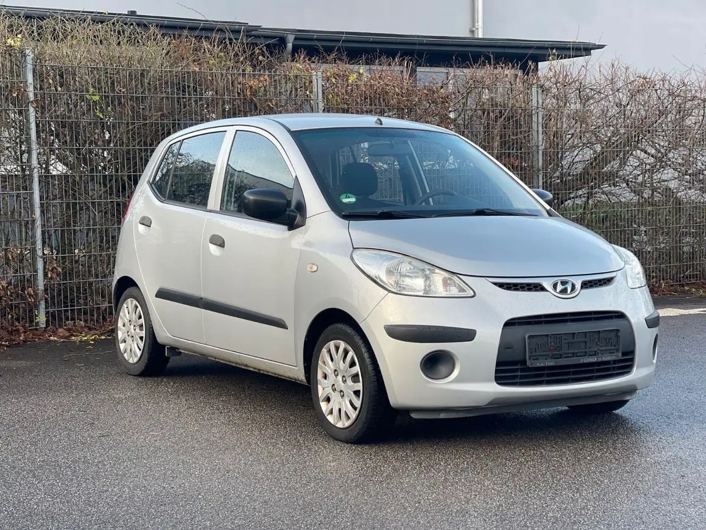 Hyundai i10 1.1 Edition Plus TÜV NEU Zahnriemen NEU Silber - 2