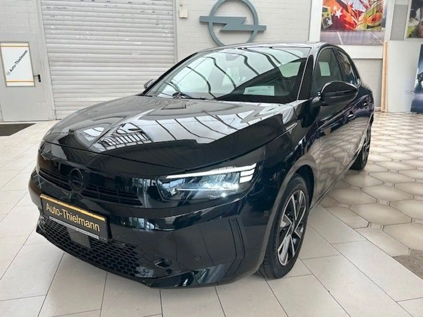 Opel Corsa F GS Schwarz - 1