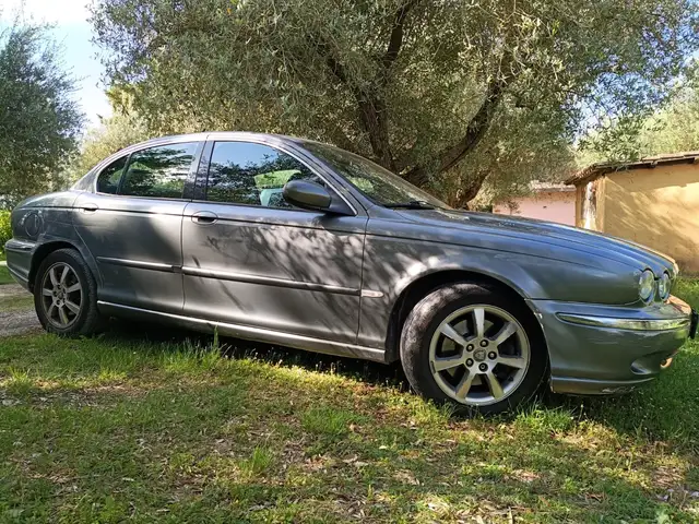 Jaguar X-Type