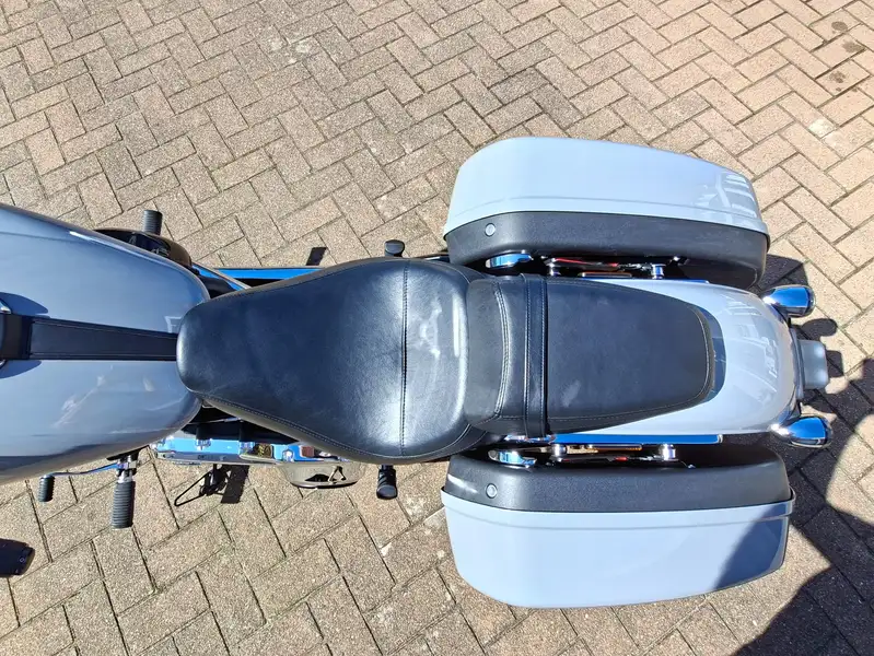 Harley-Davidson Sport Glide - foto 4