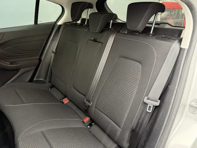 Ford Focus view 4