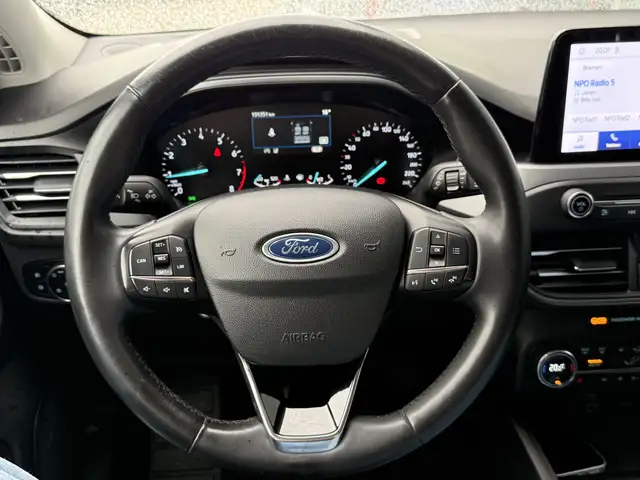 Ford Focus view 10