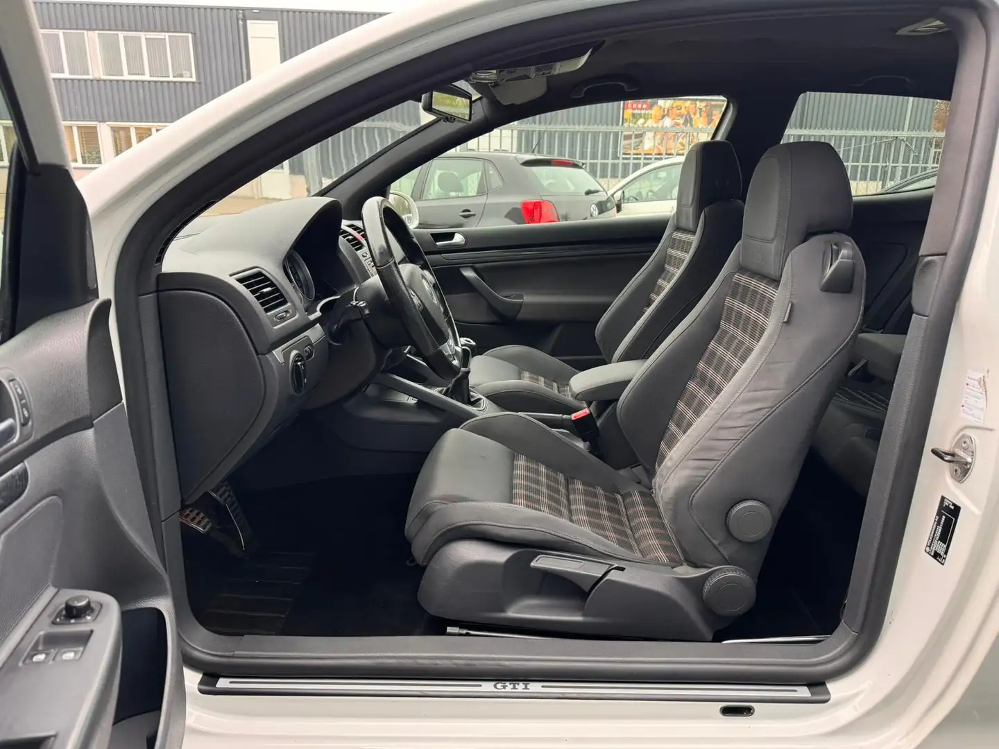 Volkswagen Golf GTI 2.0 TFSI Clima Navigatie Cruise 18"lm velgen NL Au Bílá - 2