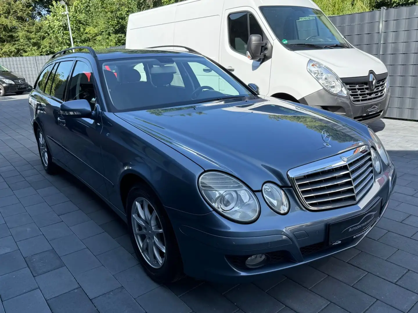 Mercedes-Benz E 220 T CDI Classic Klima Tempomat Tüv Neu Blau - 2