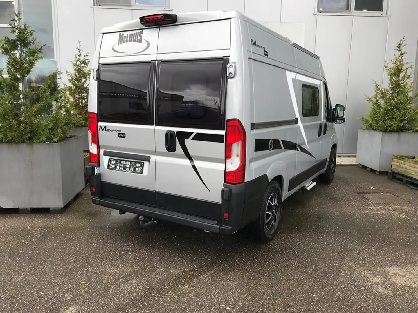 Fiat Ducato Kampeerwagen McLouis Menfys Van Prestige 2.3cc 140 Zilver - 2