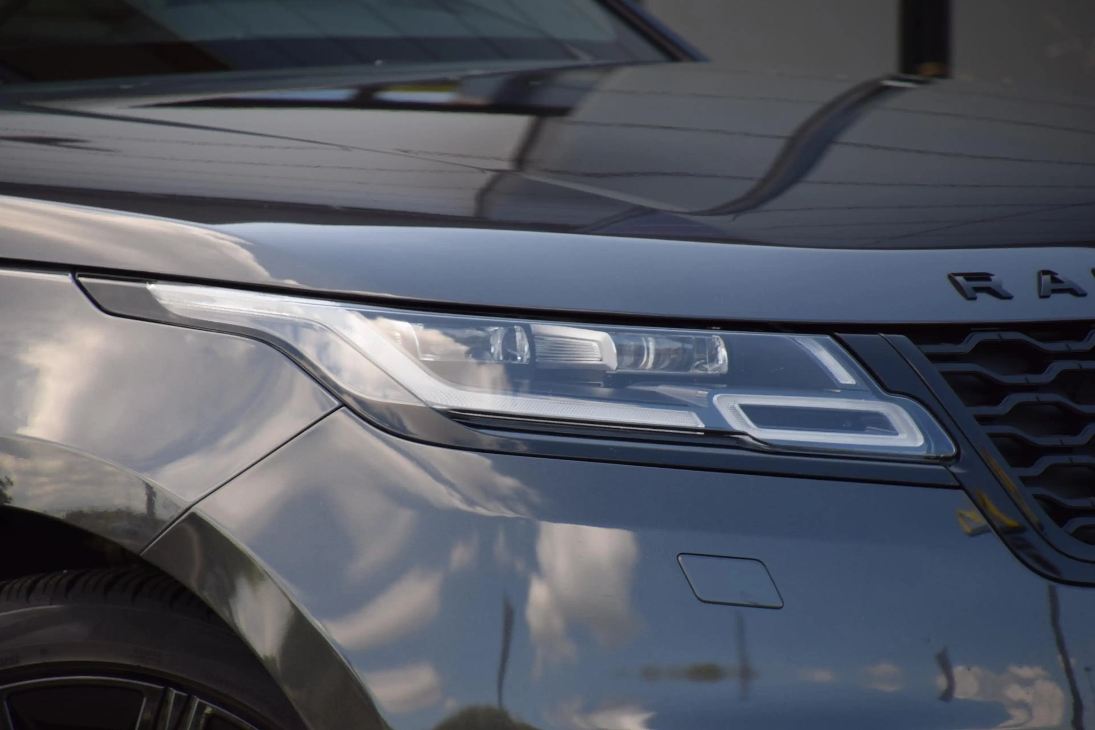 Land Rover Range Rover Velar P400e SE — photo 11