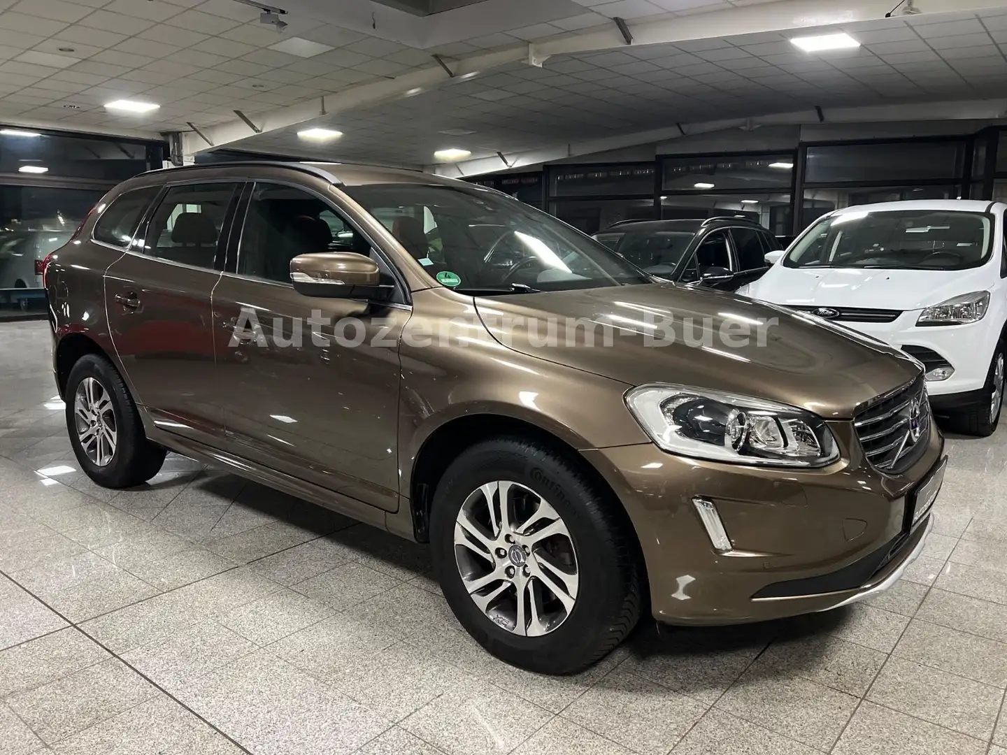 Volvo XC60 2WD Klima/Sitzheizung/Scheckheft Braun - 2
