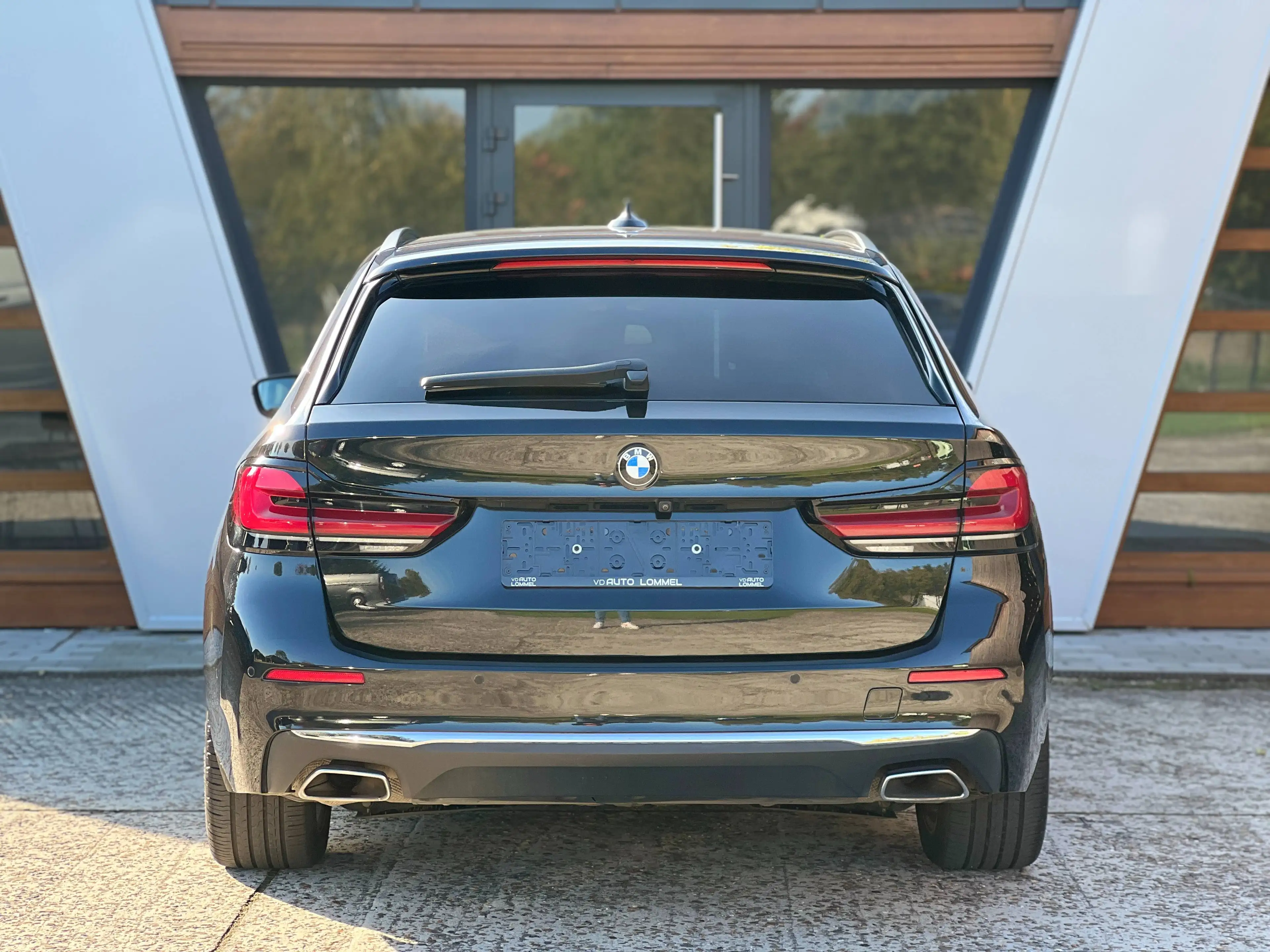 BMW 530 e Touring - LASER/ LED/ 360° CAMERA/ KEYLESS/ GARANTIE — photo 5
