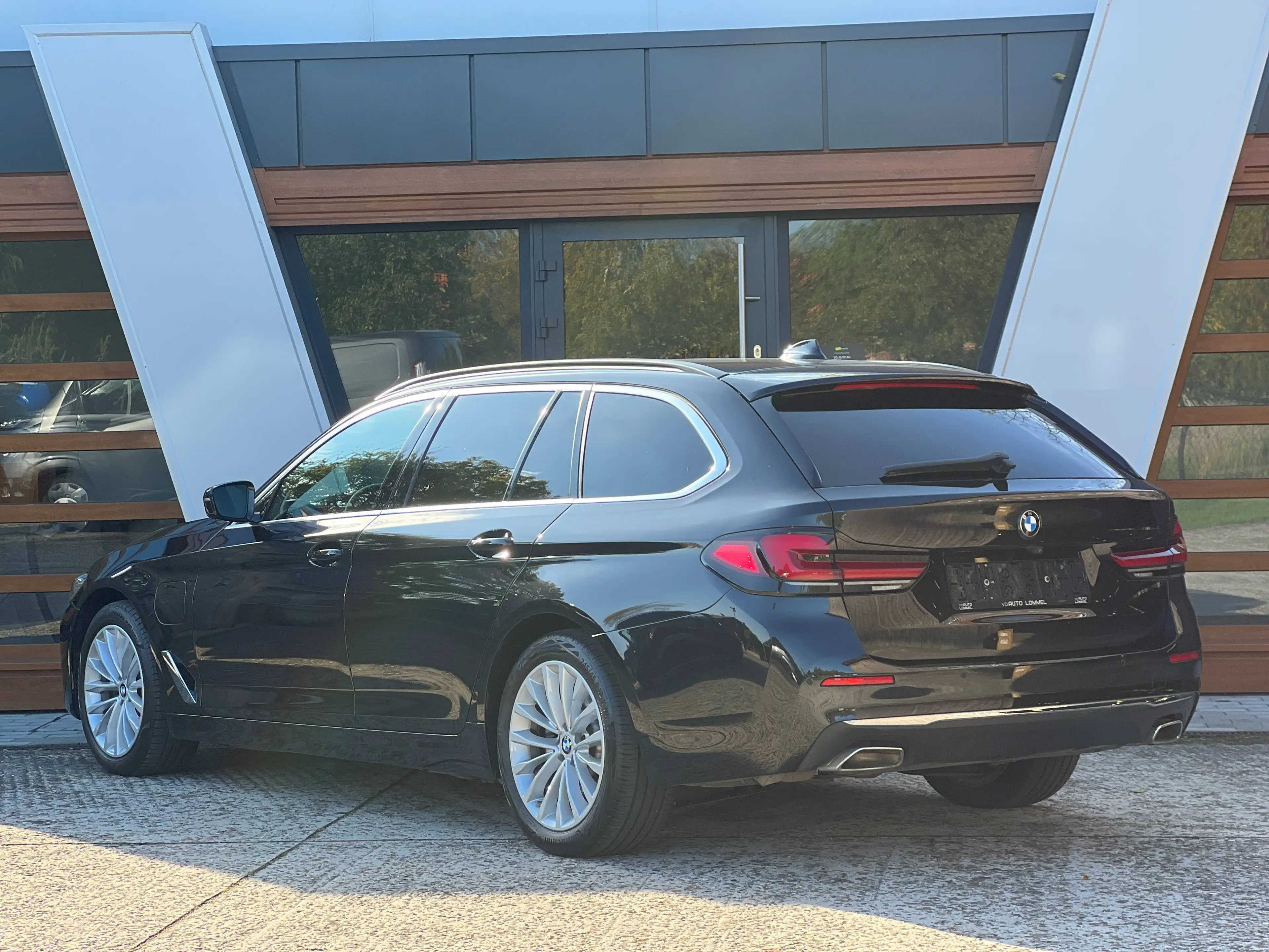 BMW 530 e Touring - LASER/ LED/ 360° CAMERA/ KEYLESS/ GARANTIE — photo 6
