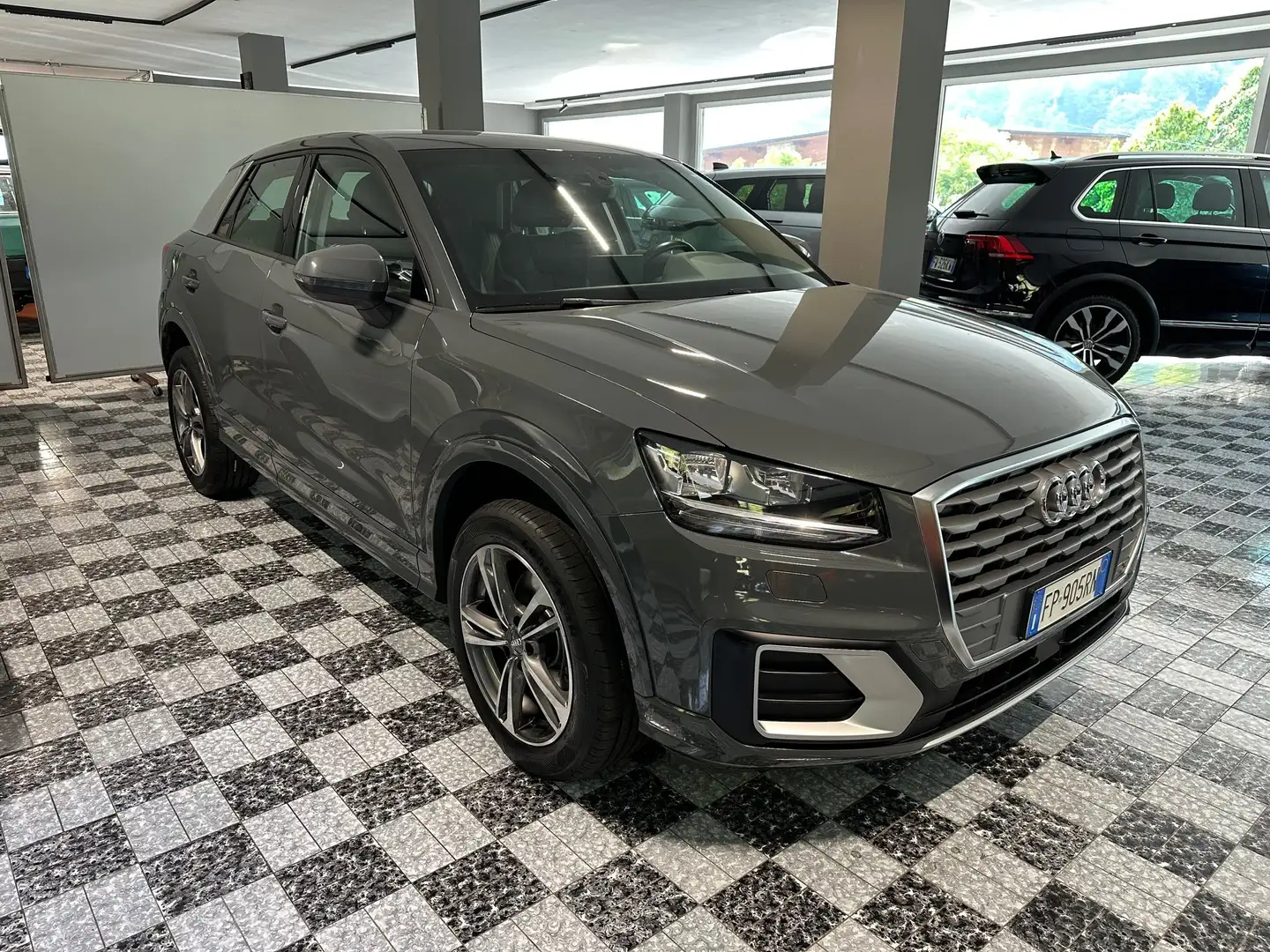 Audi Q2 Q2 I 2017 1.4 tfsi Business Gris - 2