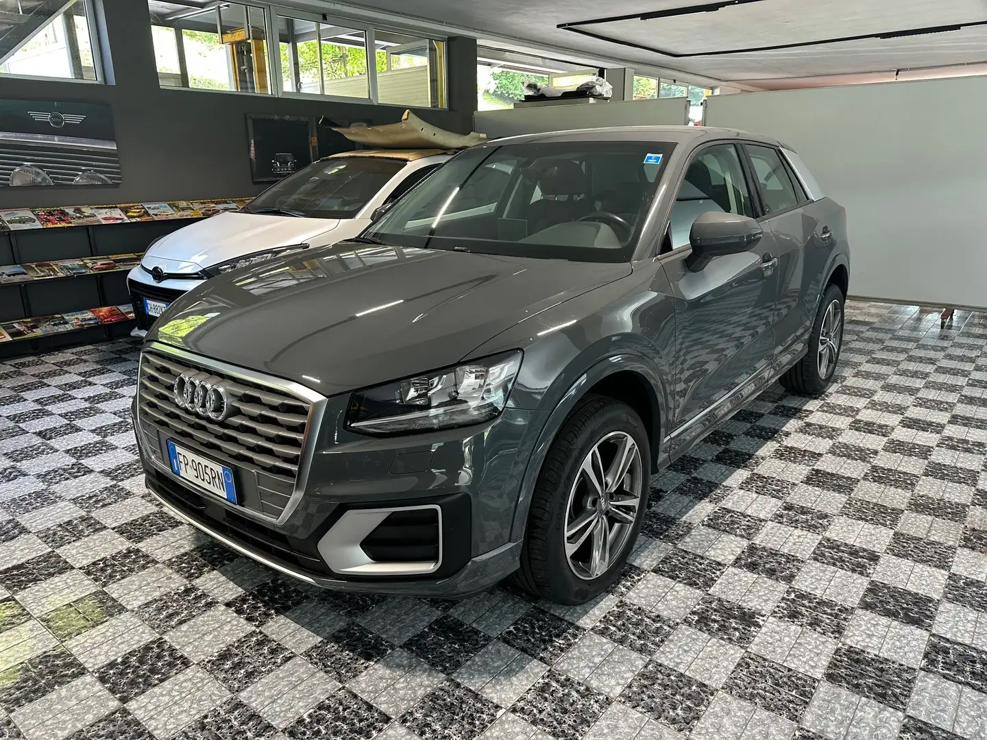 Audi Q2 Q2 I 2017 1.4 tfsi Business Gris - 1