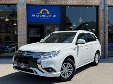 PHEV 2.4i 4WD Toit ouvrant I Alcantara I Cruise I Cam