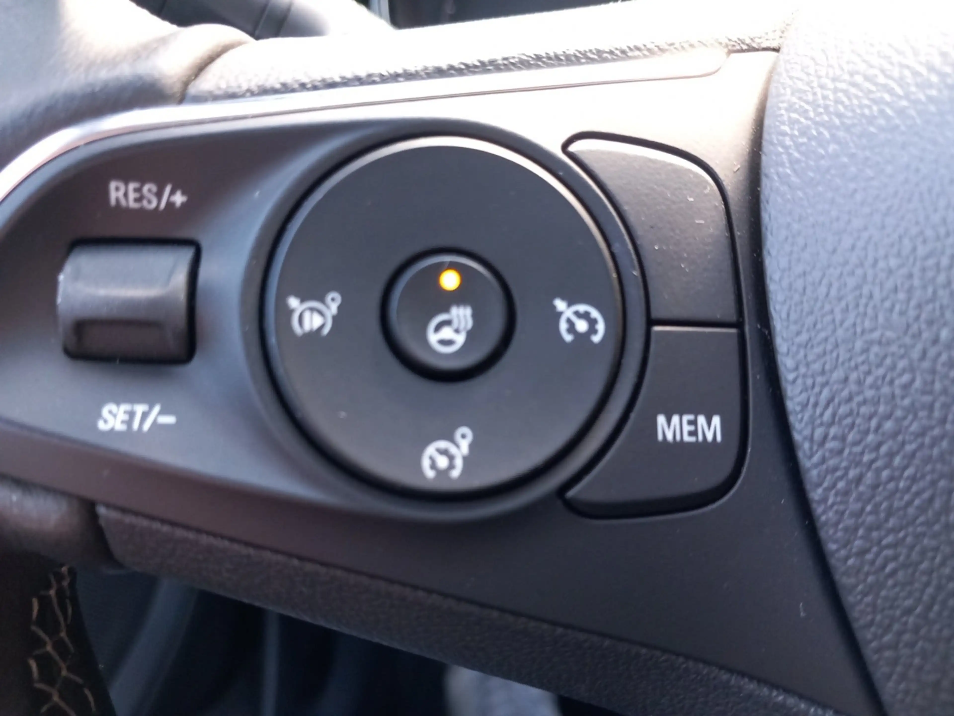 Opel Crossland 1.2 Turbo Elegance Automatik, Klima,PDC — photo 19