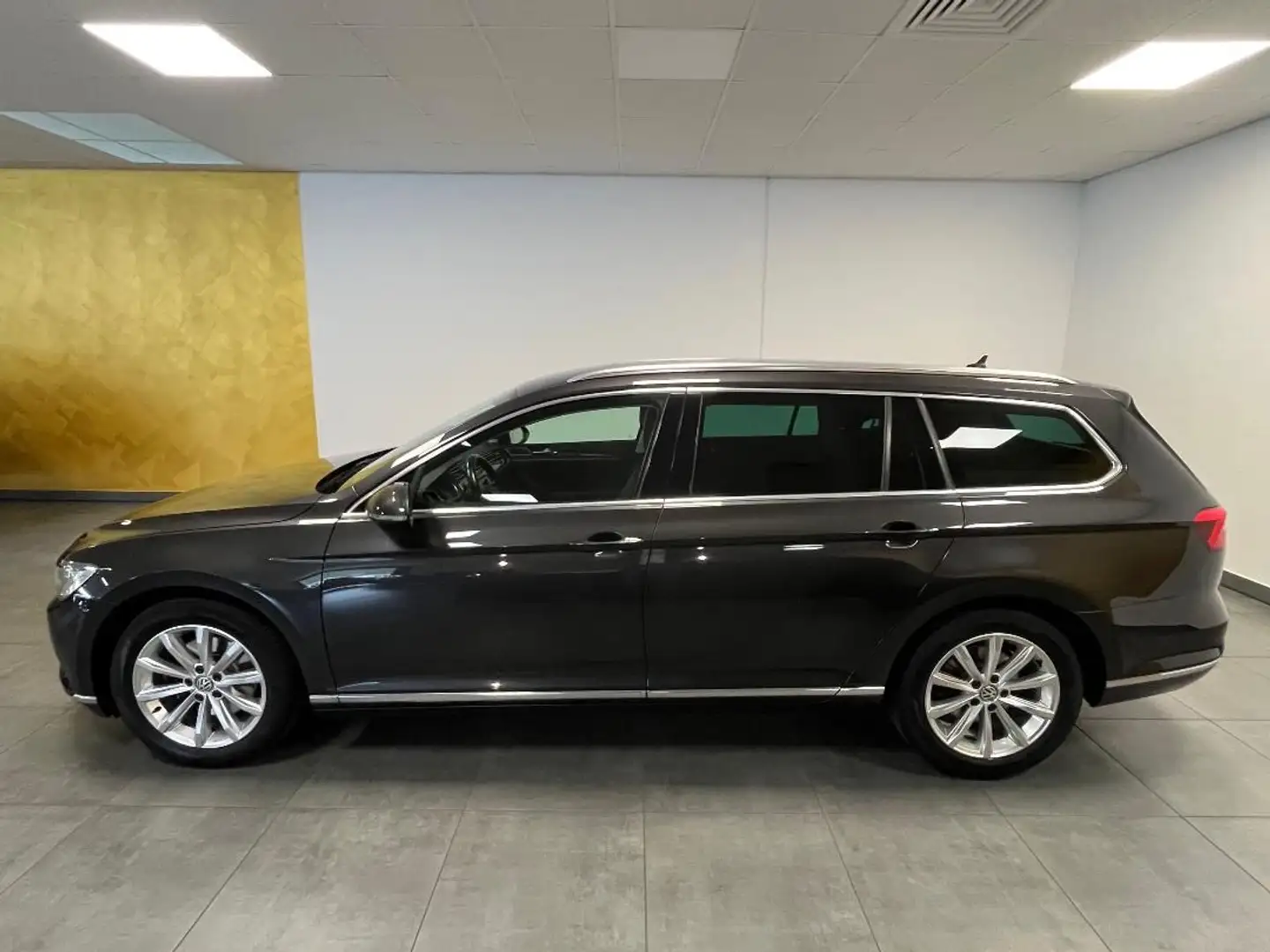Volkswagen Passat Variant Highline 2.0 TDI 6-Gang, Navi,LED Gris - 2