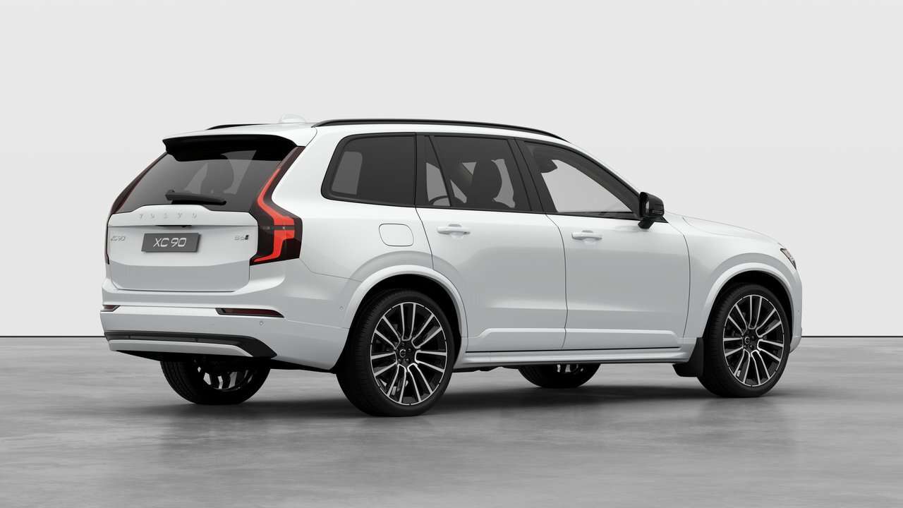 2026 Volvo XC90 B6 AWD Plus Dark Theme 7-Seater alt 4