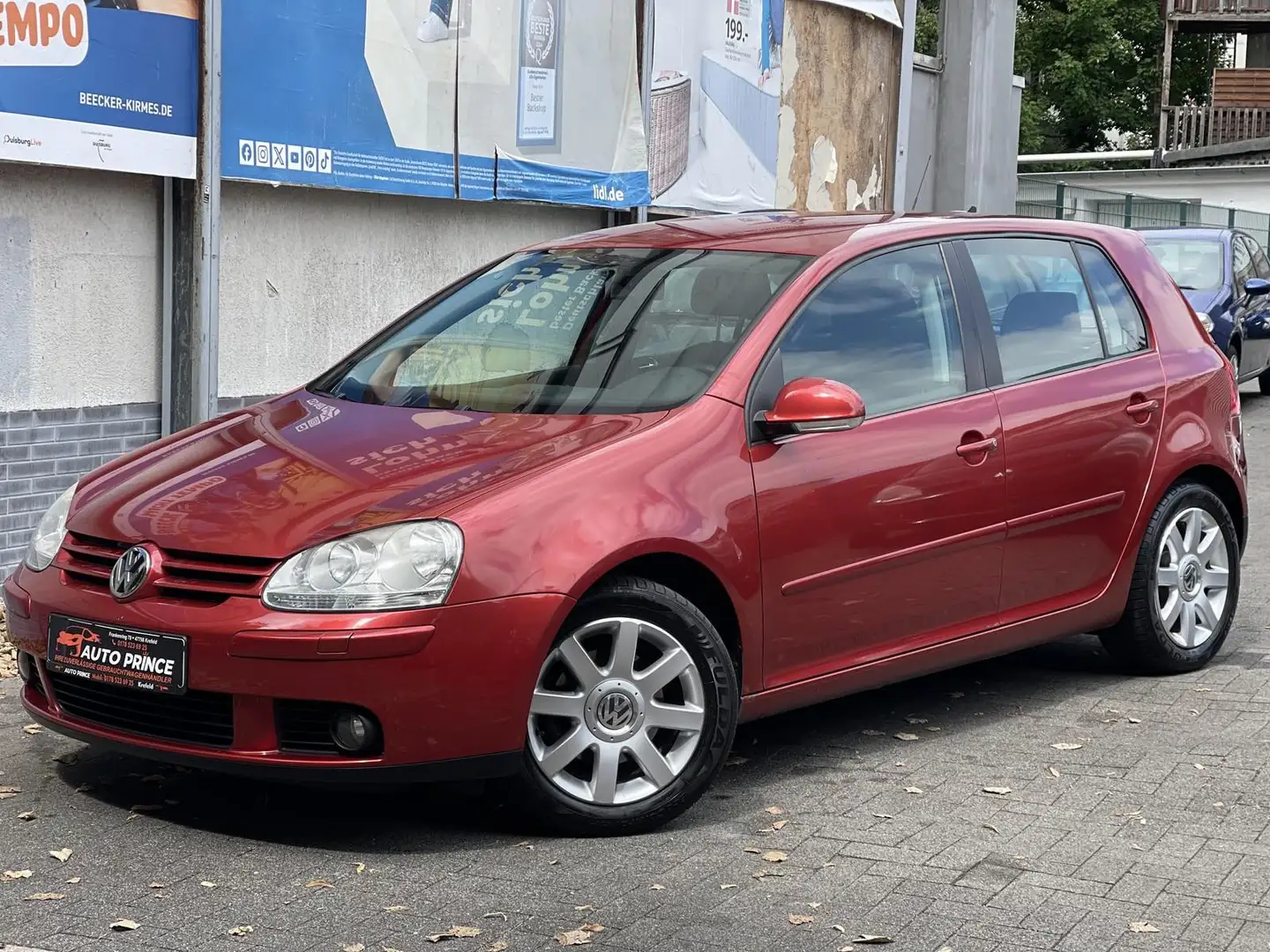 Volkswagen Golf 5 1.4 SportLine+ TÜV NEU+ PDC+ SHZ+ TEMPO+ E-FENST Rojo - 1