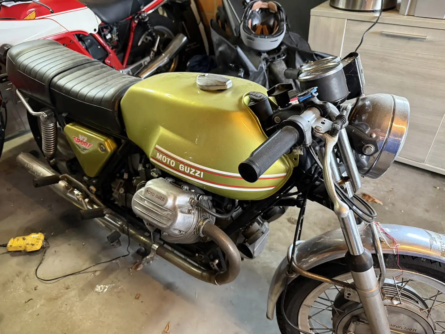 Moto Guzzi V7 Sport - 2