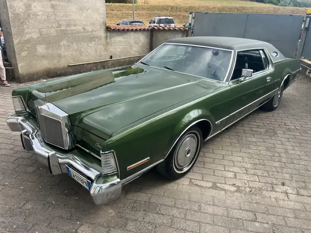 Lincoln Continental Mark IV