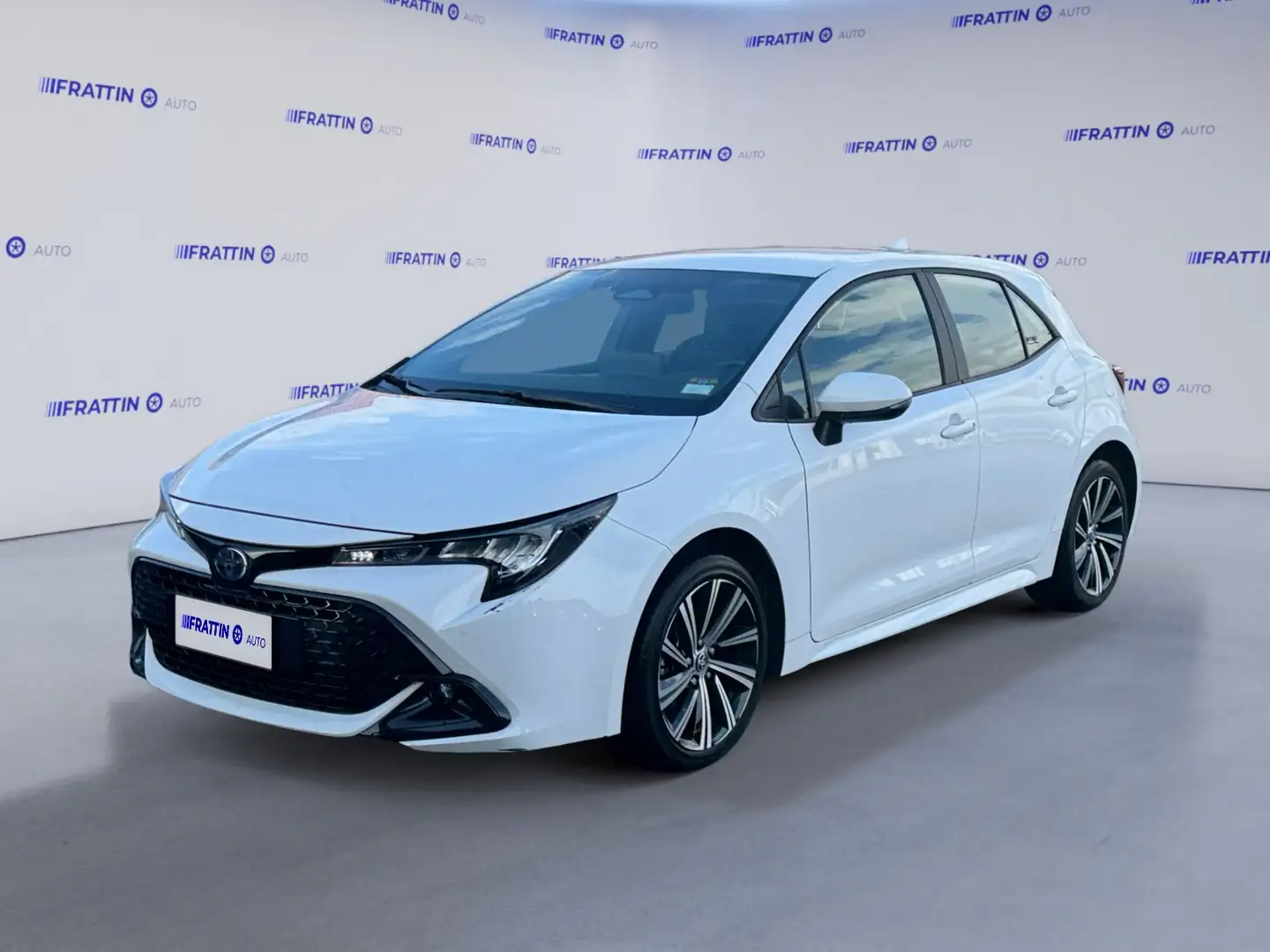 Toyota Corolla Active 1.8 Hybrid Tyre hev full hybrid Білий - 1