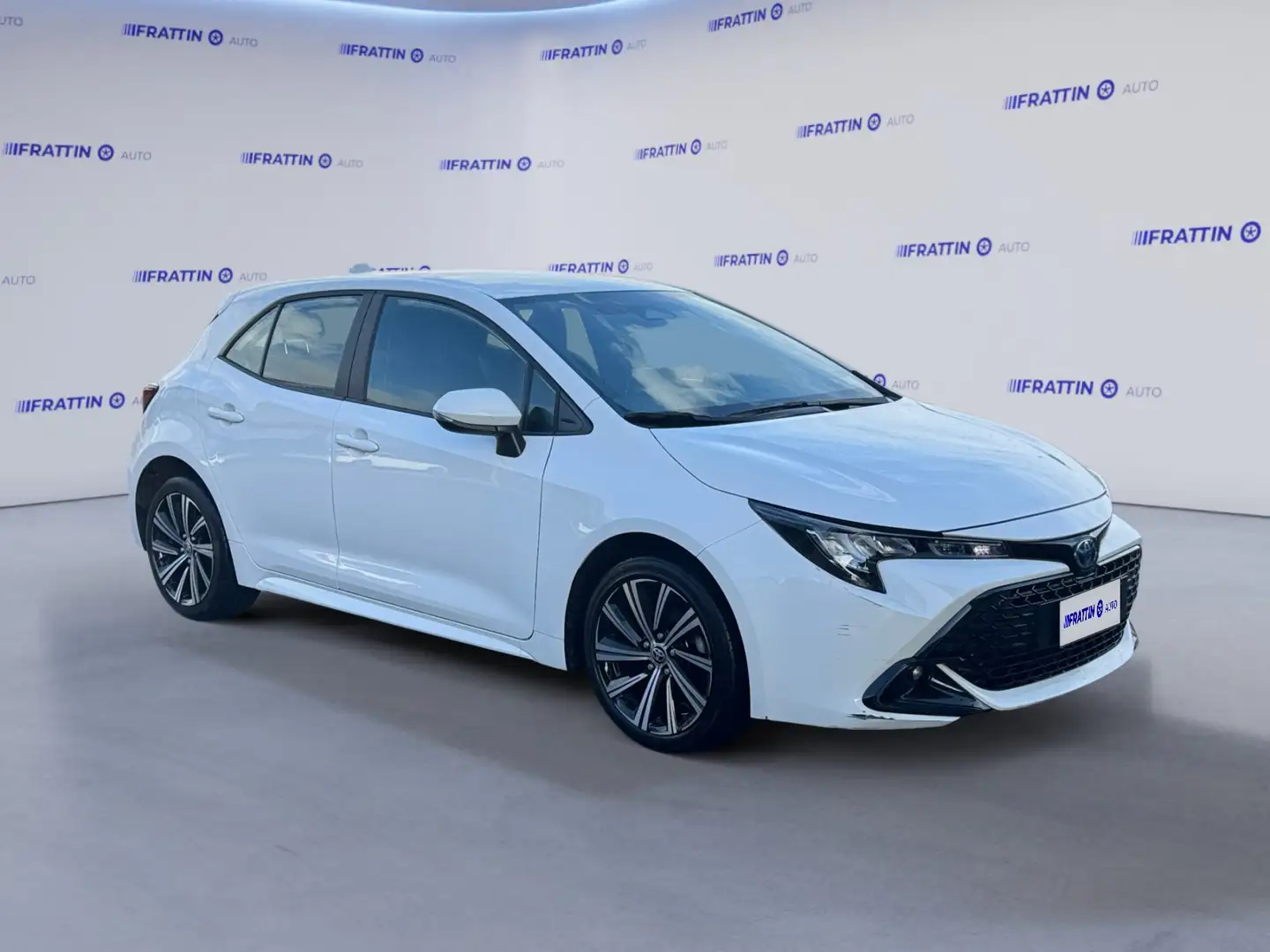 Toyota Corolla Active 1.8 Hybrid Tyre hev full hybrid Білий - 2