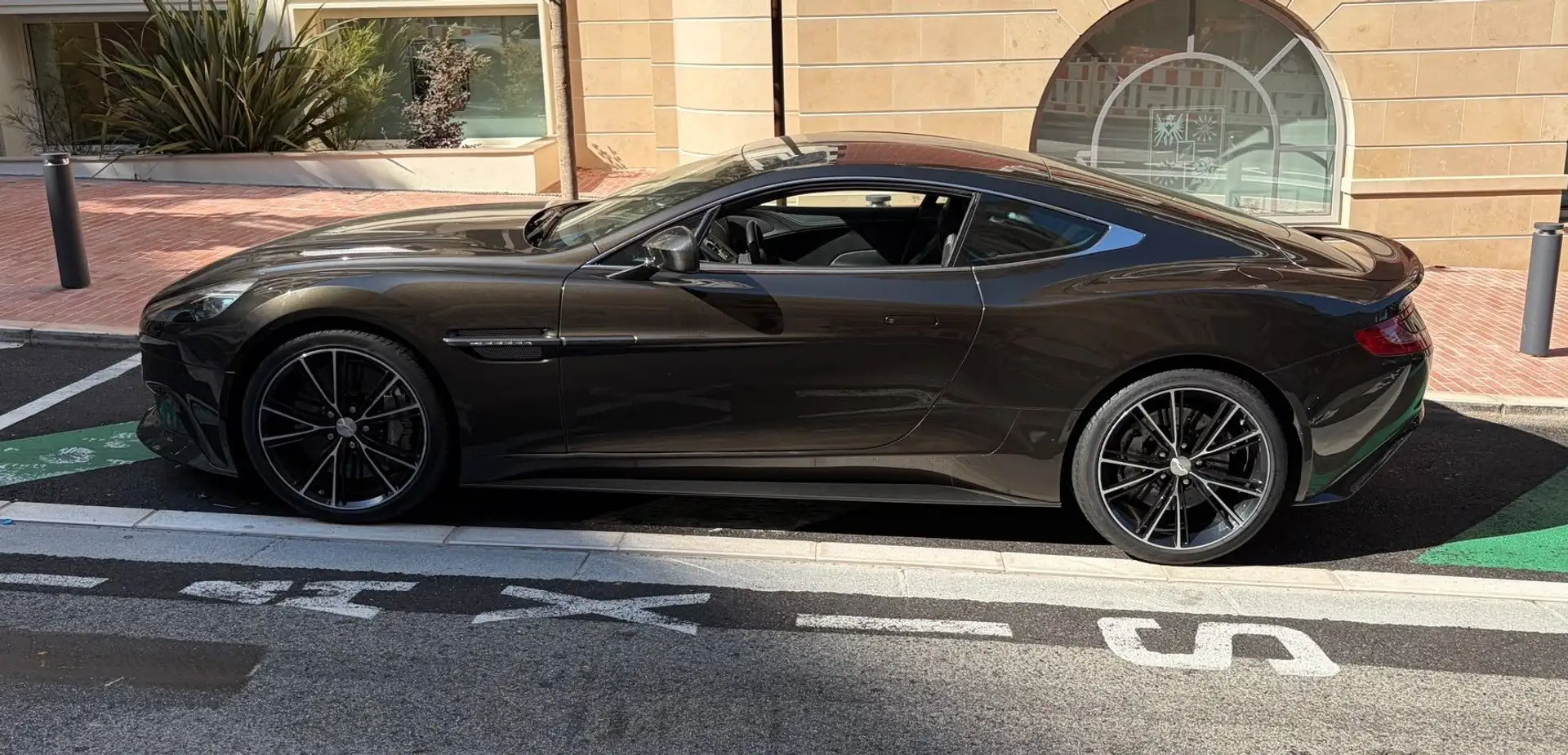 애스턴마틴 뱅퀴시 Coupe 2013 블랙 사진 8